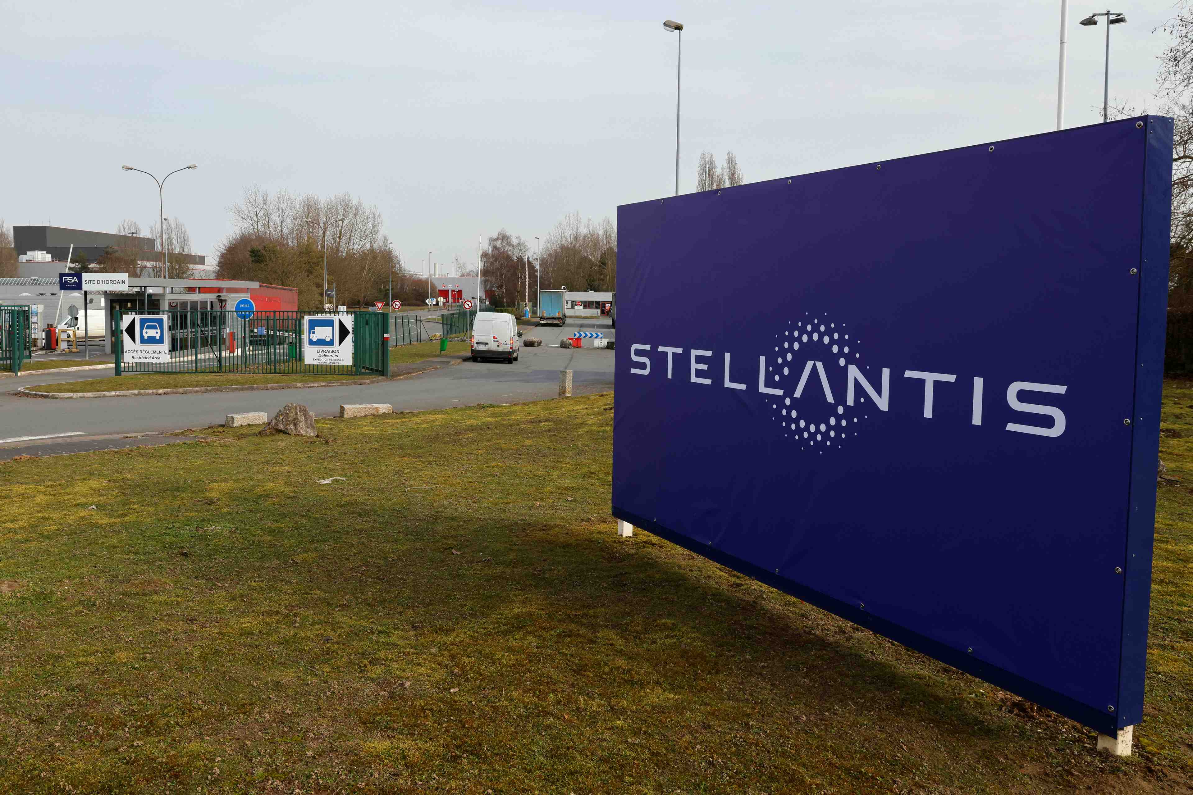 Stellantis mise sur l'ex-fca aux usa, pas de retour de peugeot