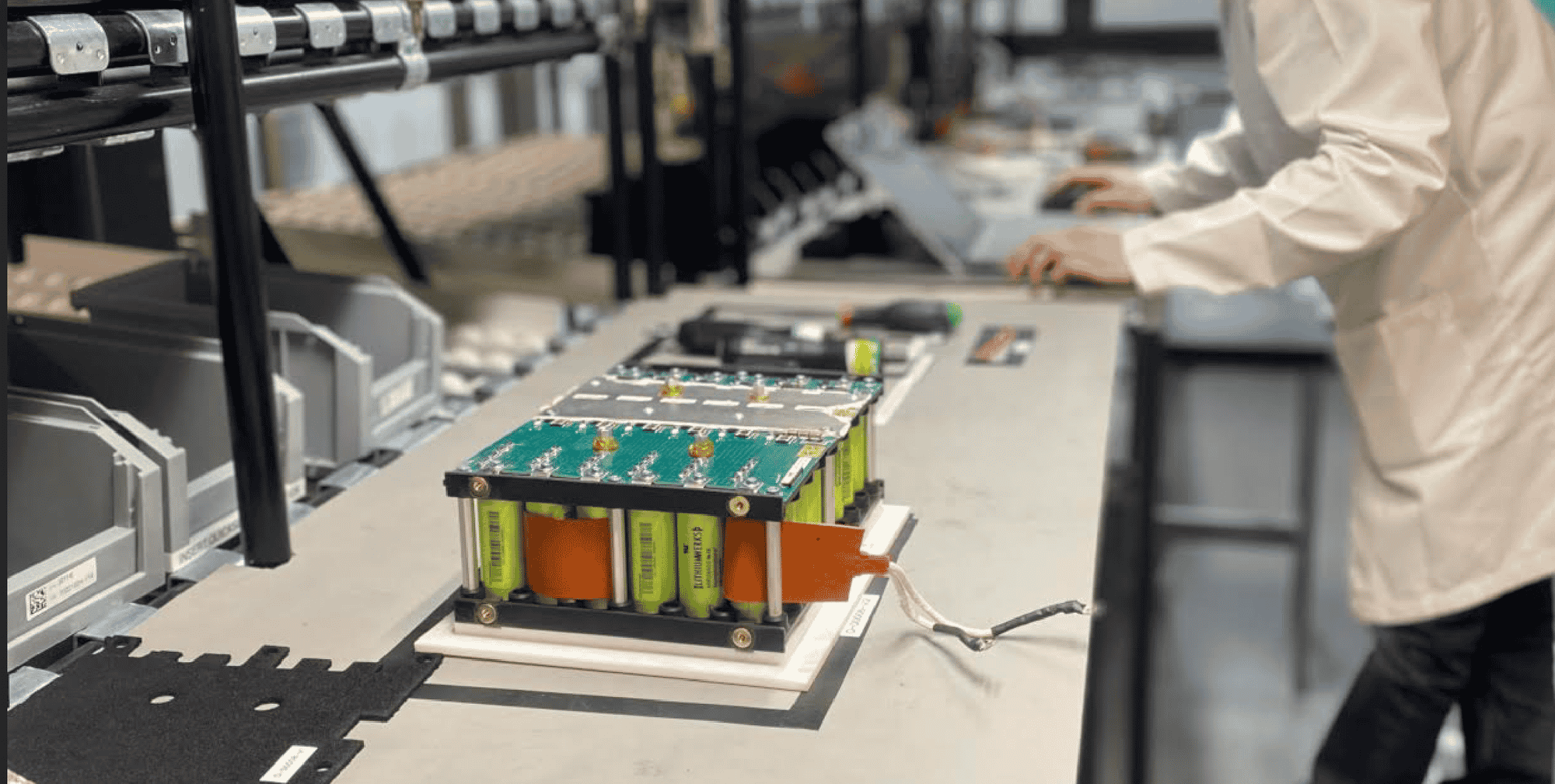 La startup Limatech vient de livrer ses premières batteries au lithium pour l'industrie aéronautique.