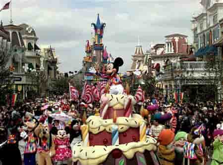 LE CHIFFRE D'AFFAIRES D'EURO DISNEY EN HAUSSE AU 3E TRIMESTRE