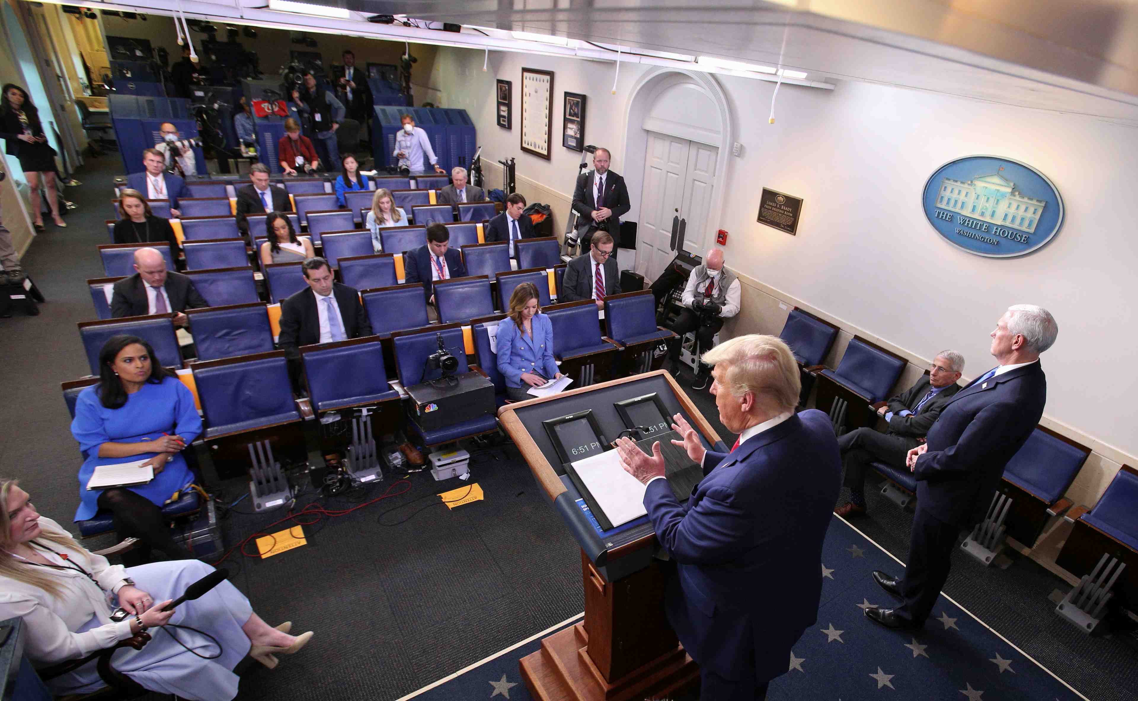 Usa: entretien "tres amical" entre trump et biden sur le coronavirus