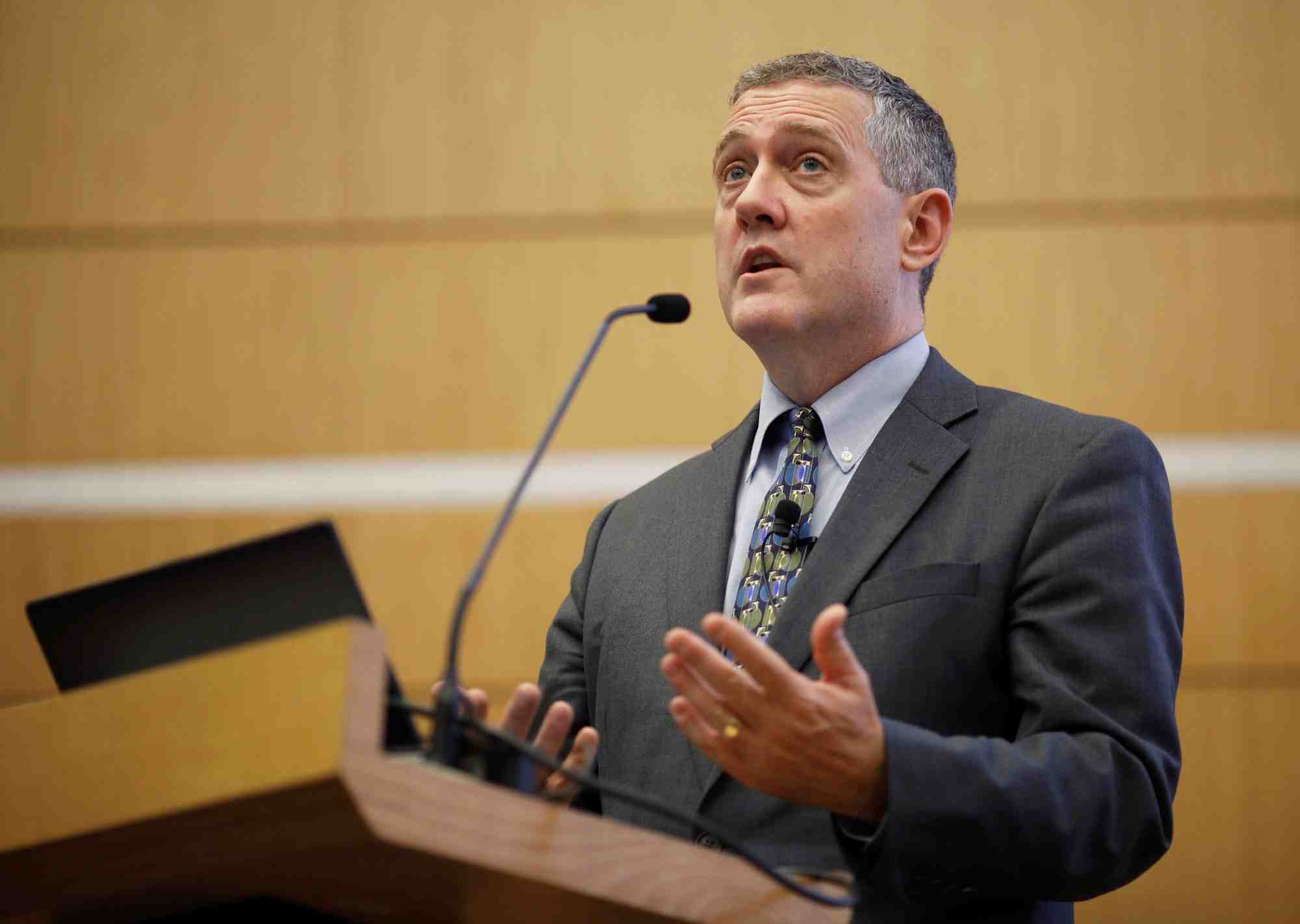 James bullard, president de la banque federale de reserve de saint-louis, s'exprime lors d'une conference publique a singapour