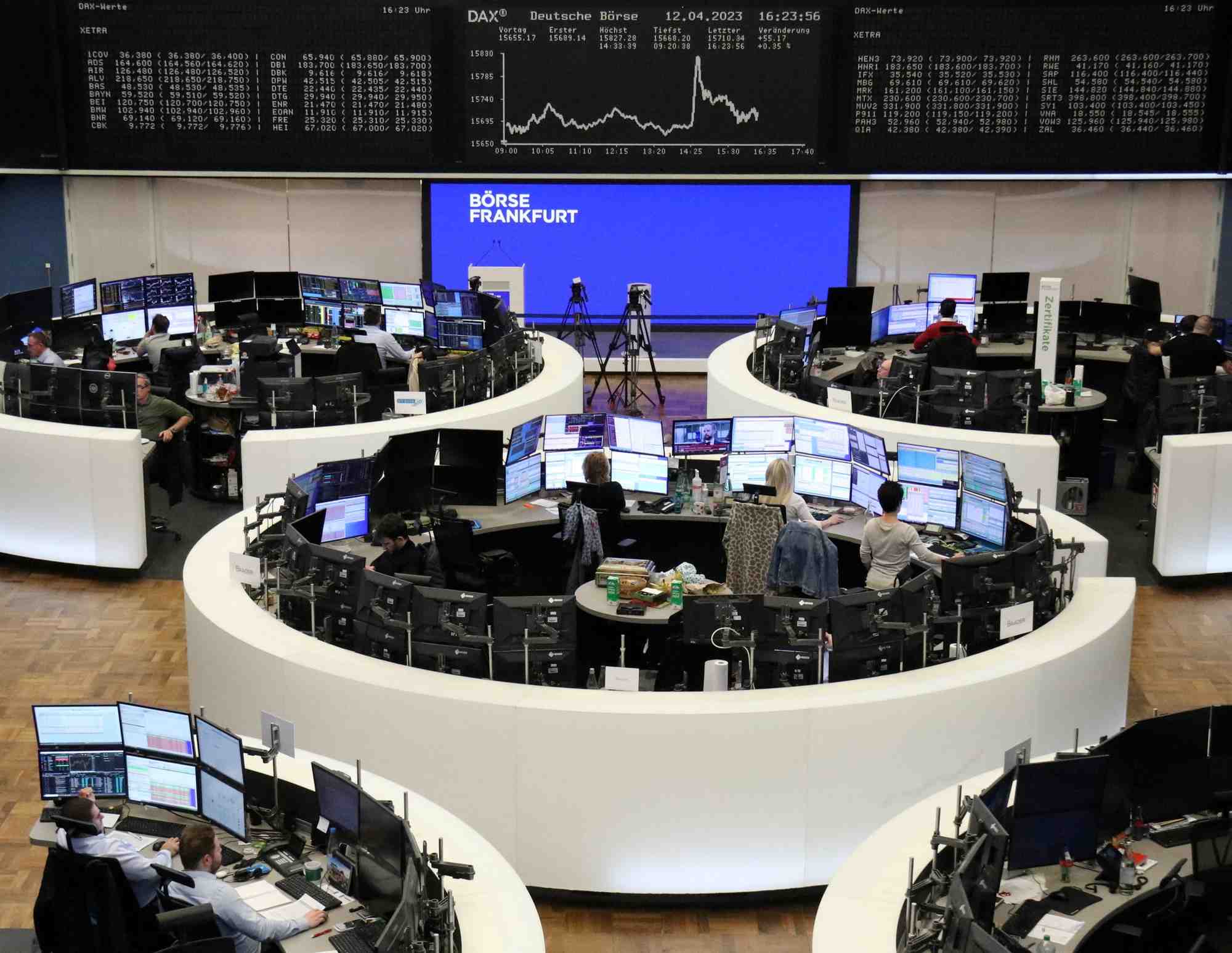 Photo de l'index boursier allemand dax a la bourse de francfort