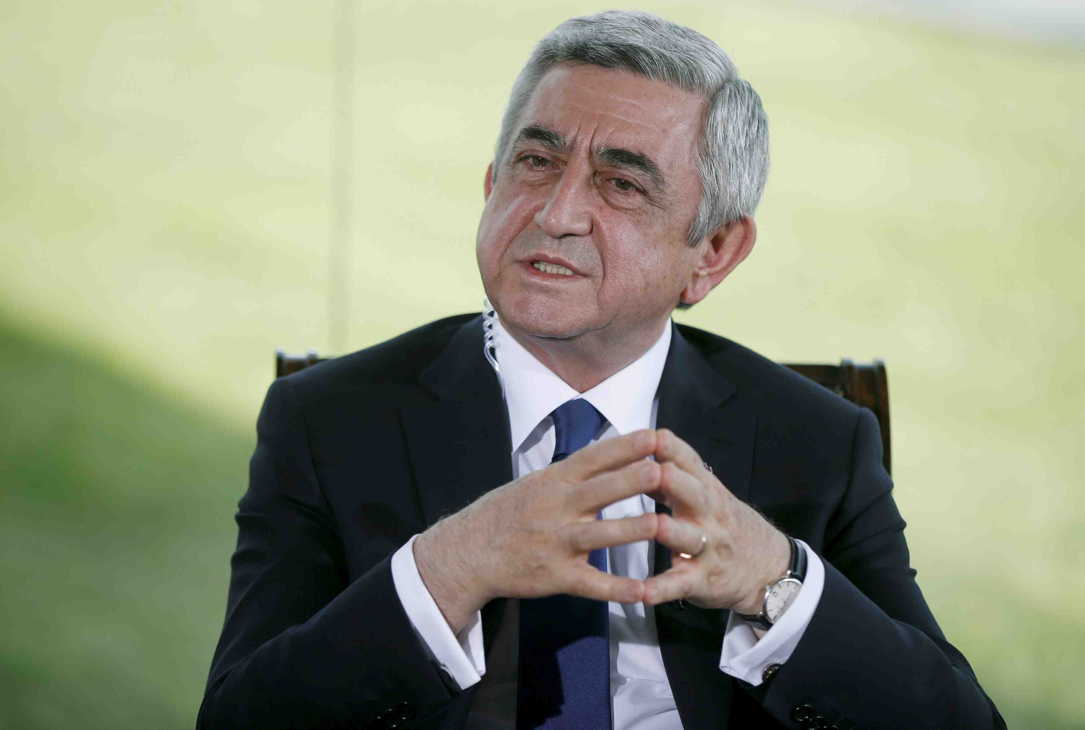 Main tendue du president armenien a la turquie