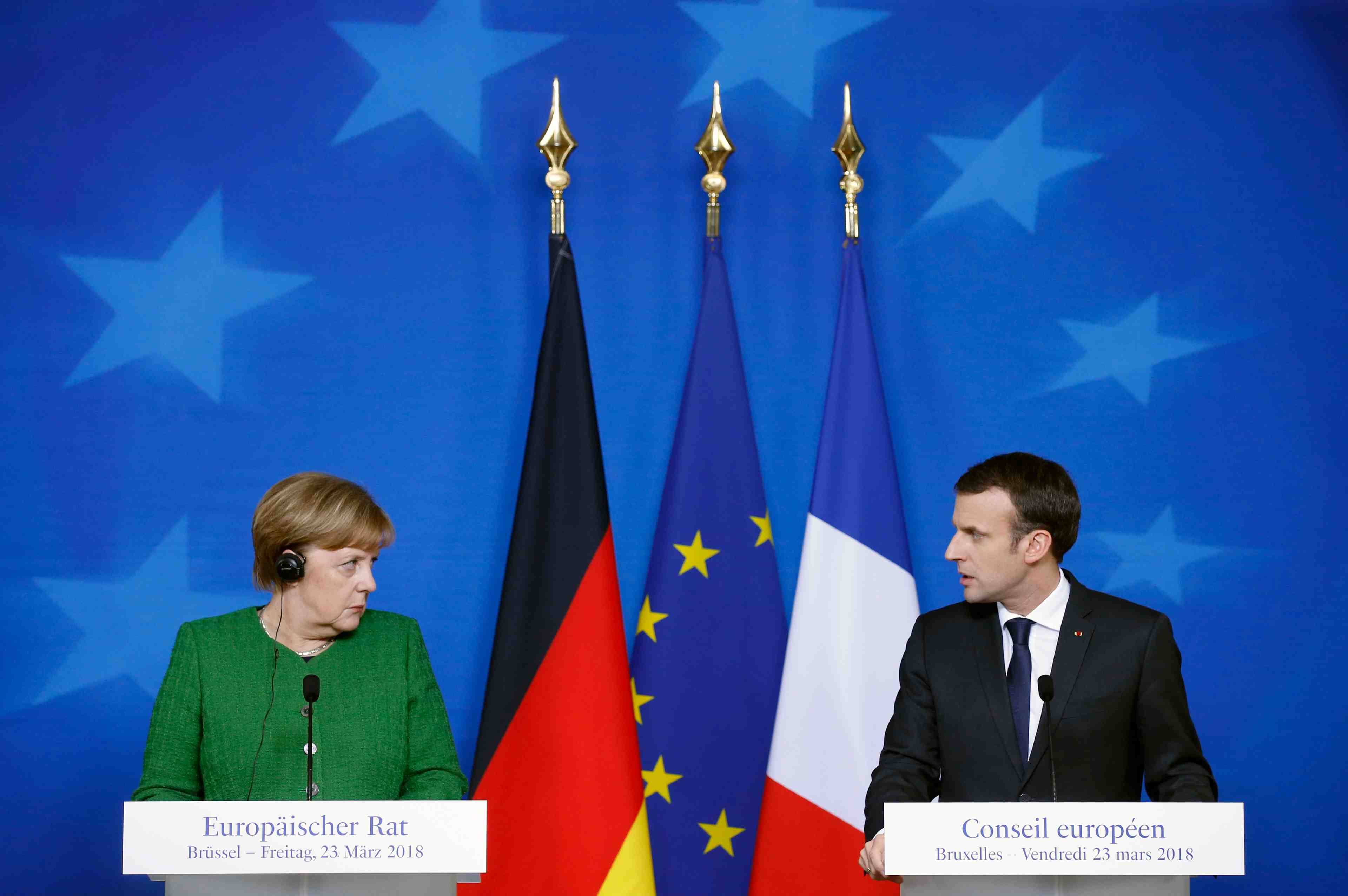 Macron et merkel fermes face a trump et a la russie