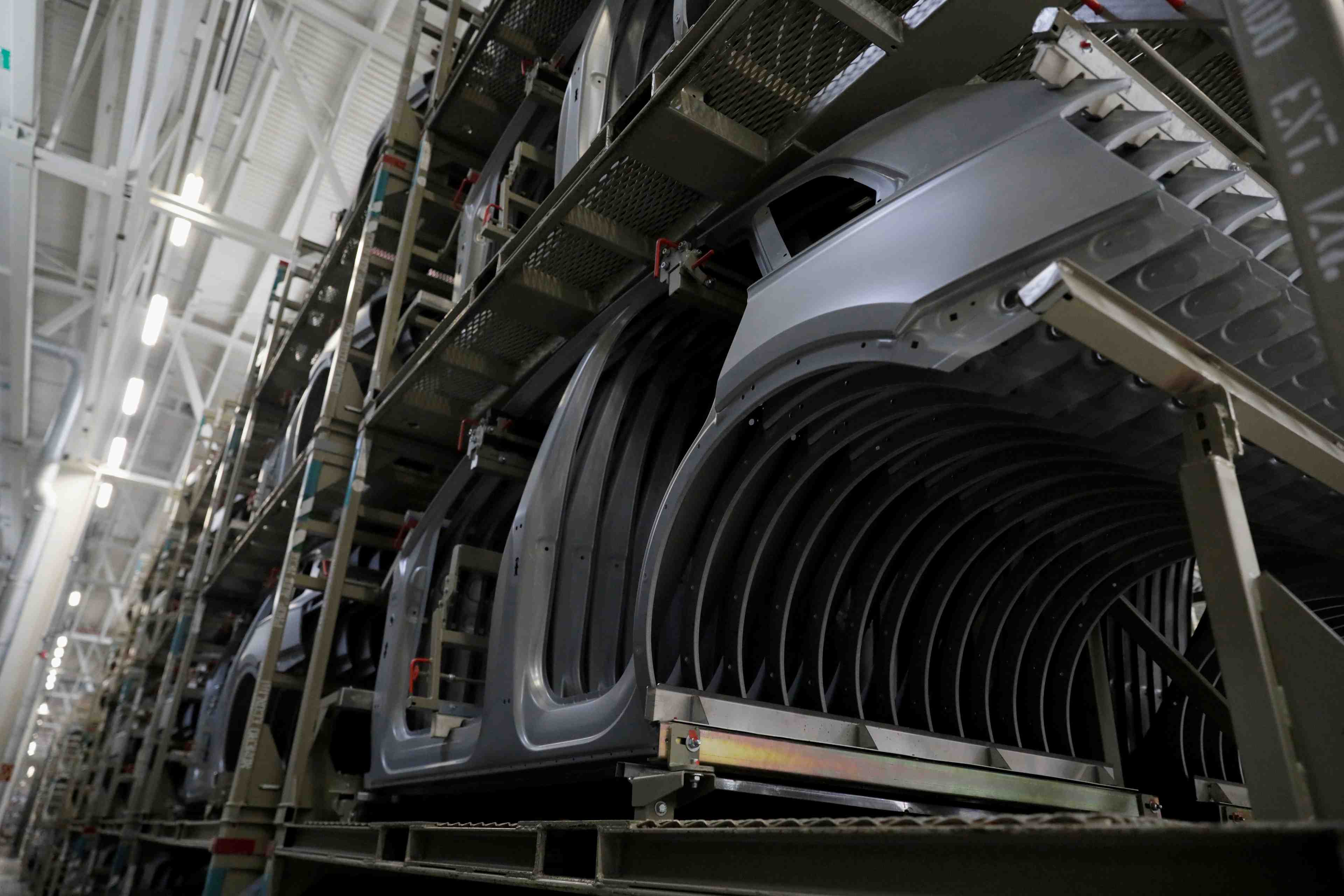 Usa: baisse des commandes a l'industrie, chute des livraisons