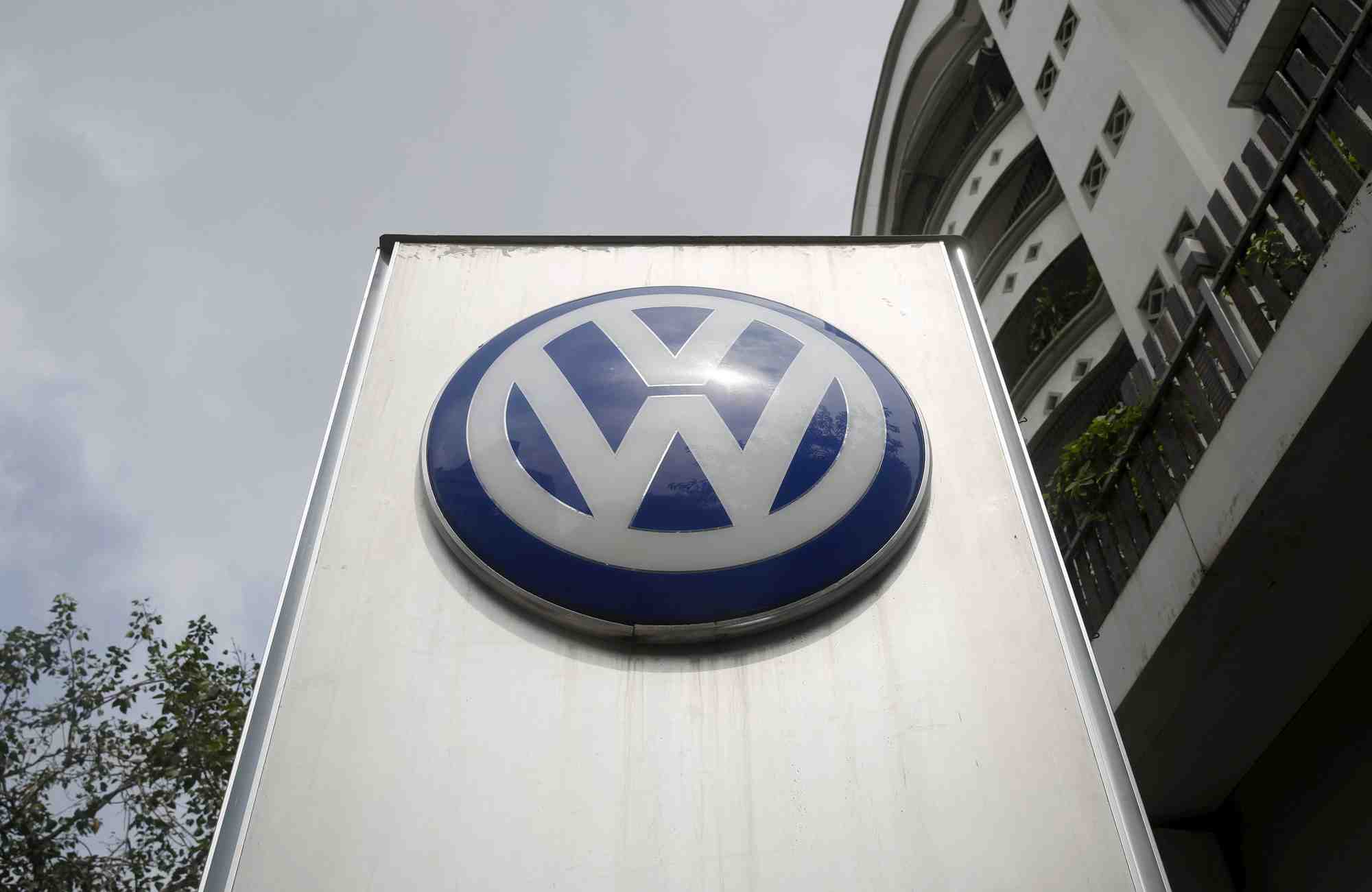 L'ue devrait autoriser sans condition l'offre emmenee par volkswagen sur europcar, selon des sources