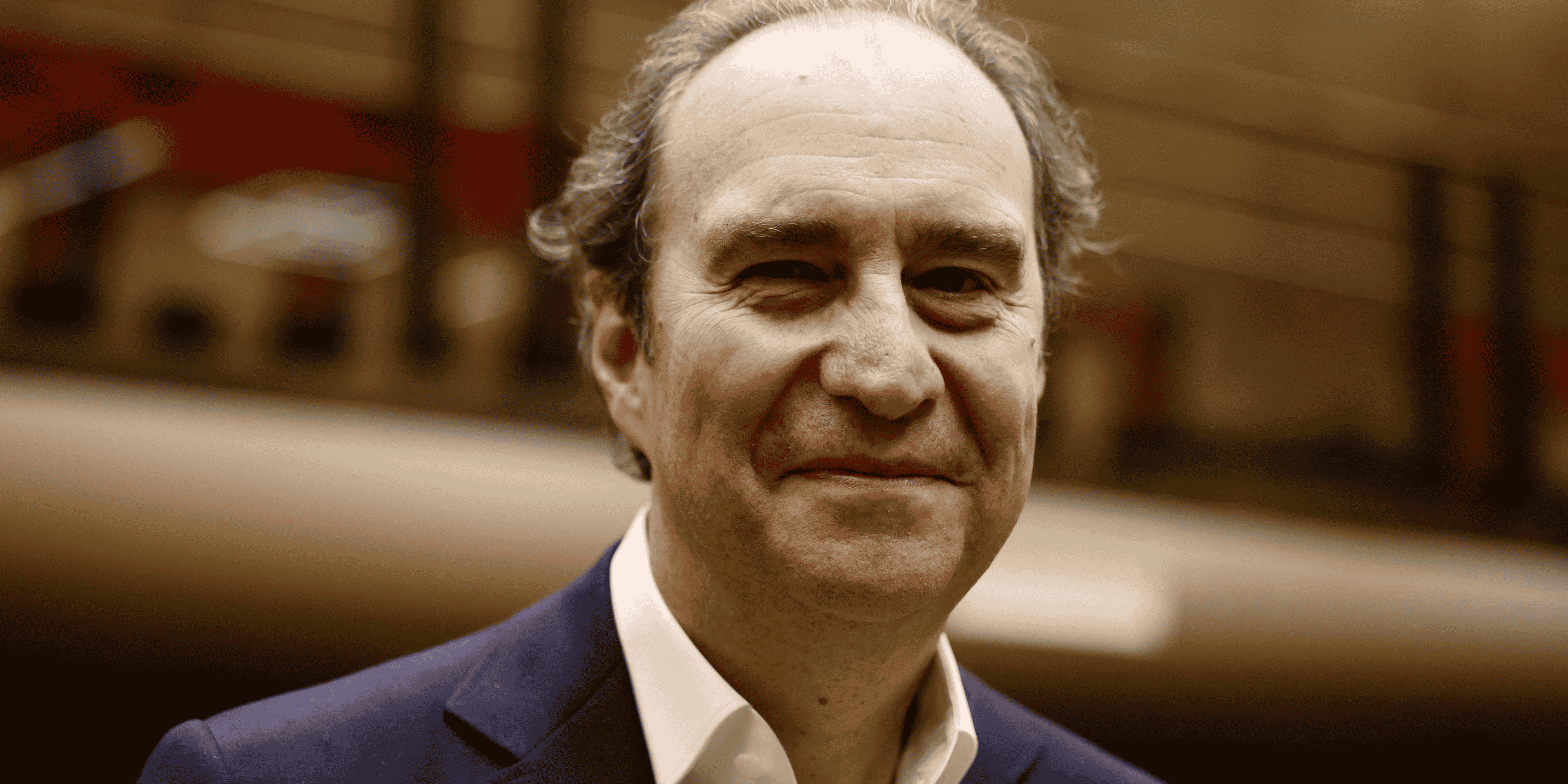 Le magnat francais des telecoms xavier niel temoigne dans une audience au senat francais a paris
