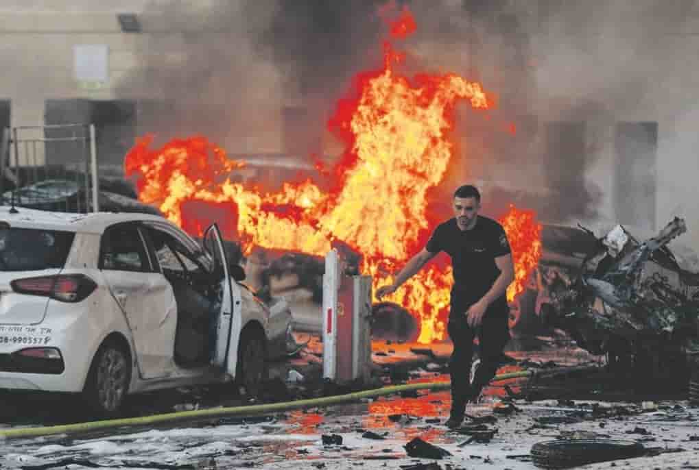 Le 7 octobre. Dans le sud d’Israël, la ville d’Ashkelon a été touchée par une salve de roquettes palestiniennes.