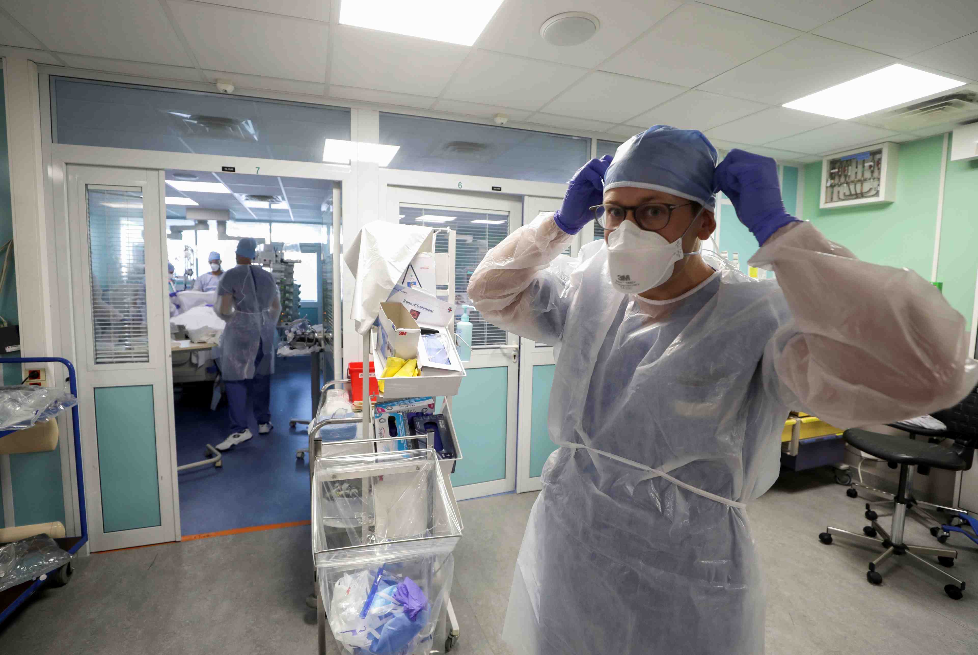 Coronavirus: plus de 10.000 cas diagnostiques en france en 24 heures