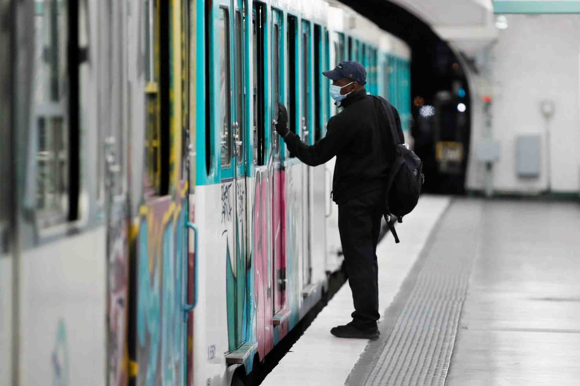 Coronavirus/france: fin du masque obligatoire dans les transports le 16 mai