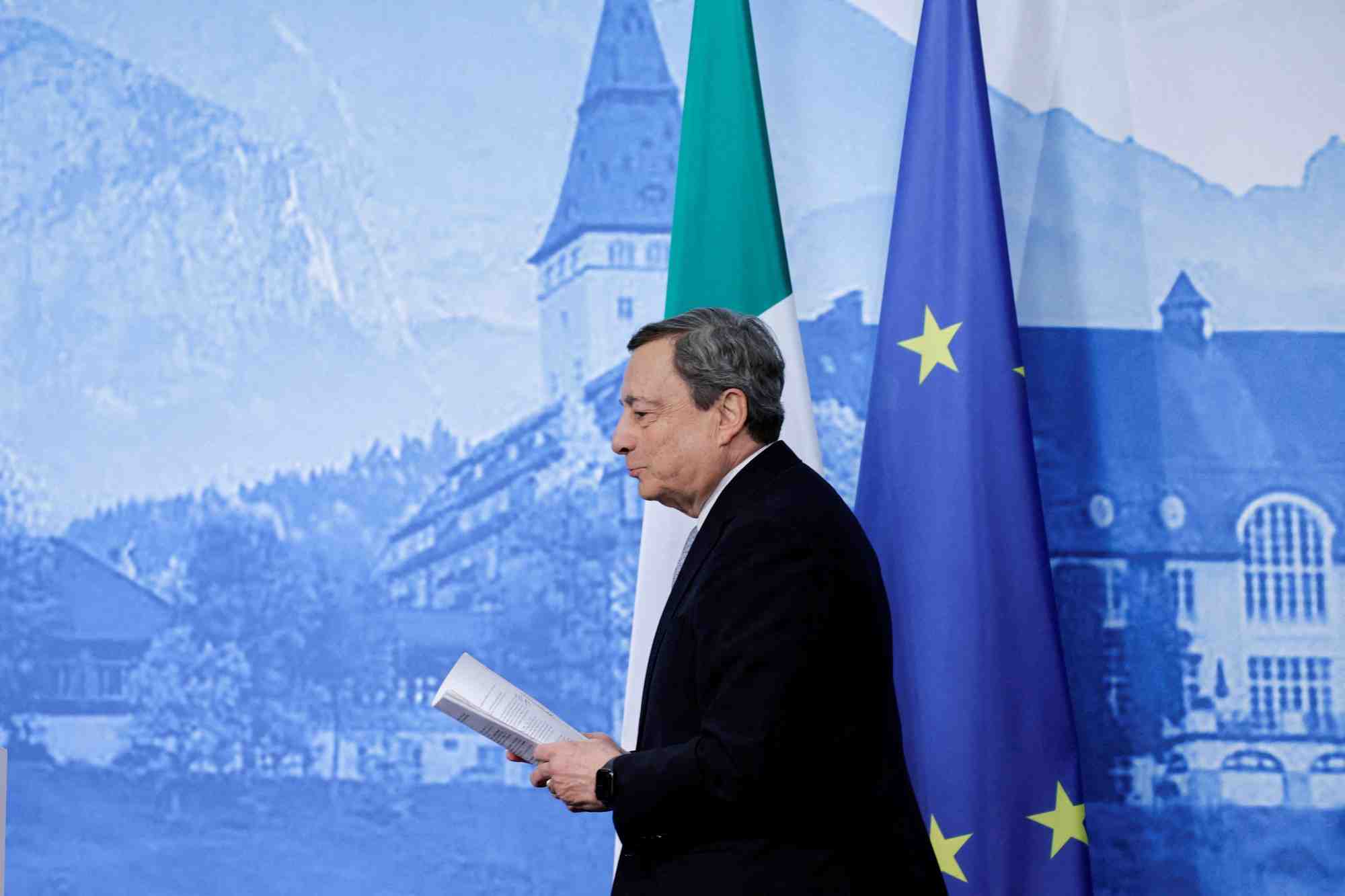 Italie: le gouvernement draghi menace d'eclatement en cas de retrait du m5s