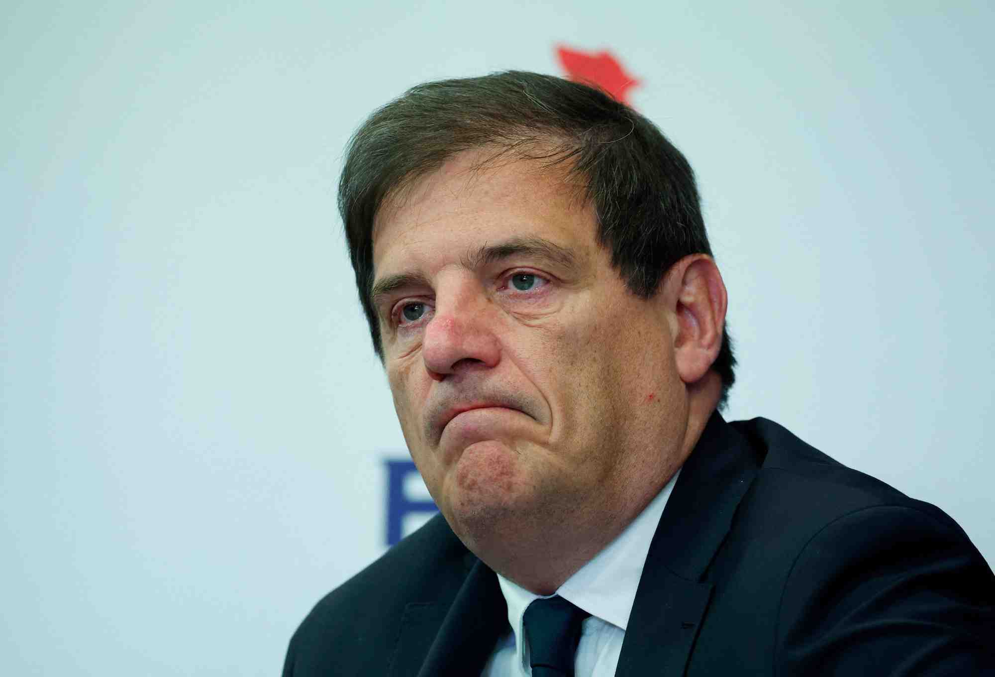 Le president de la federation francaise de rugby, florian grill, donne une conference de presse au centre national de rugby de marcoussi