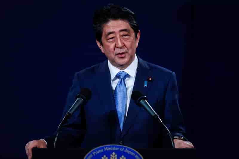 Les japonais divises sur la revision de la constitution