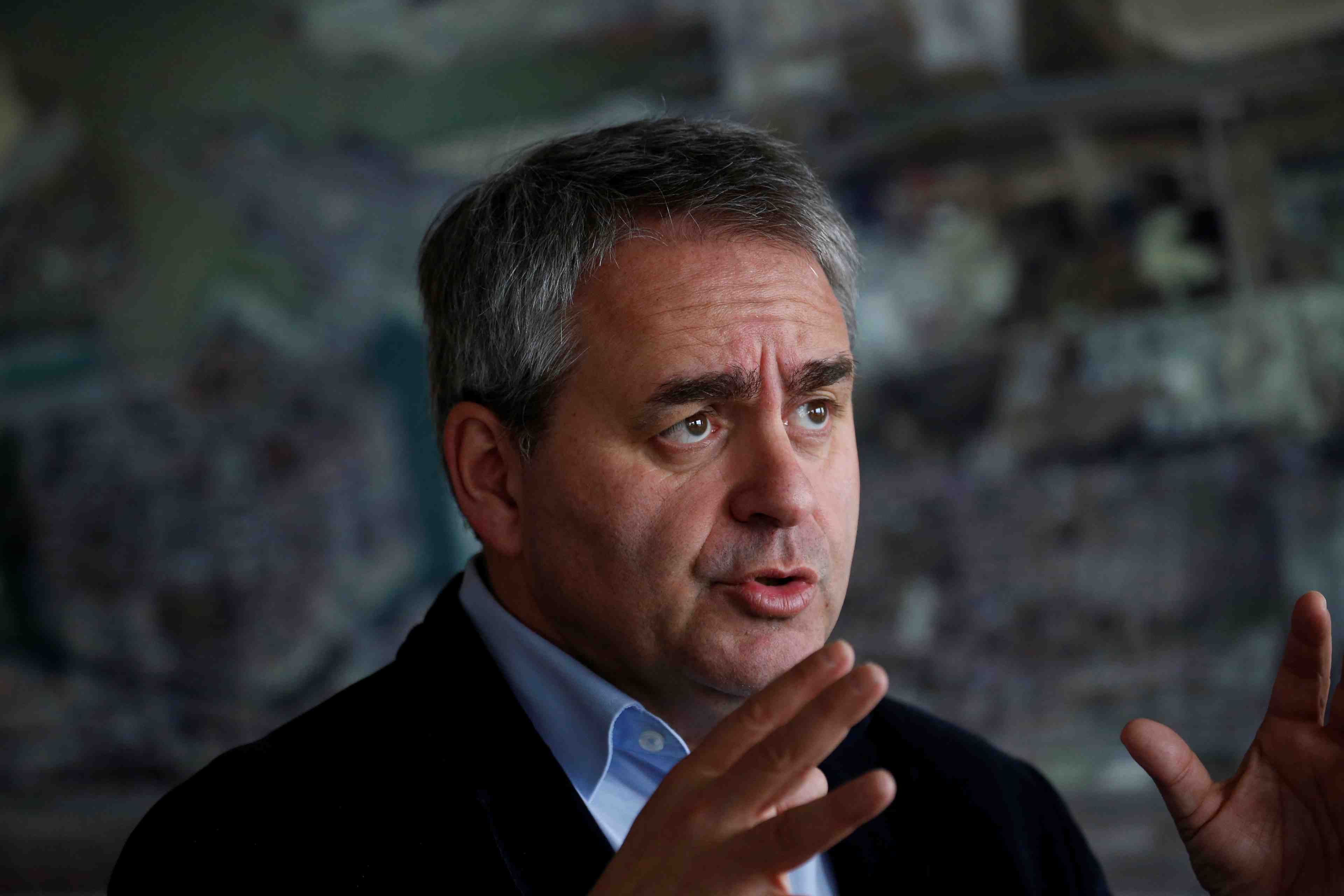 Bertrand veut incarner une voie "concrete et republicaine" sur la securite
