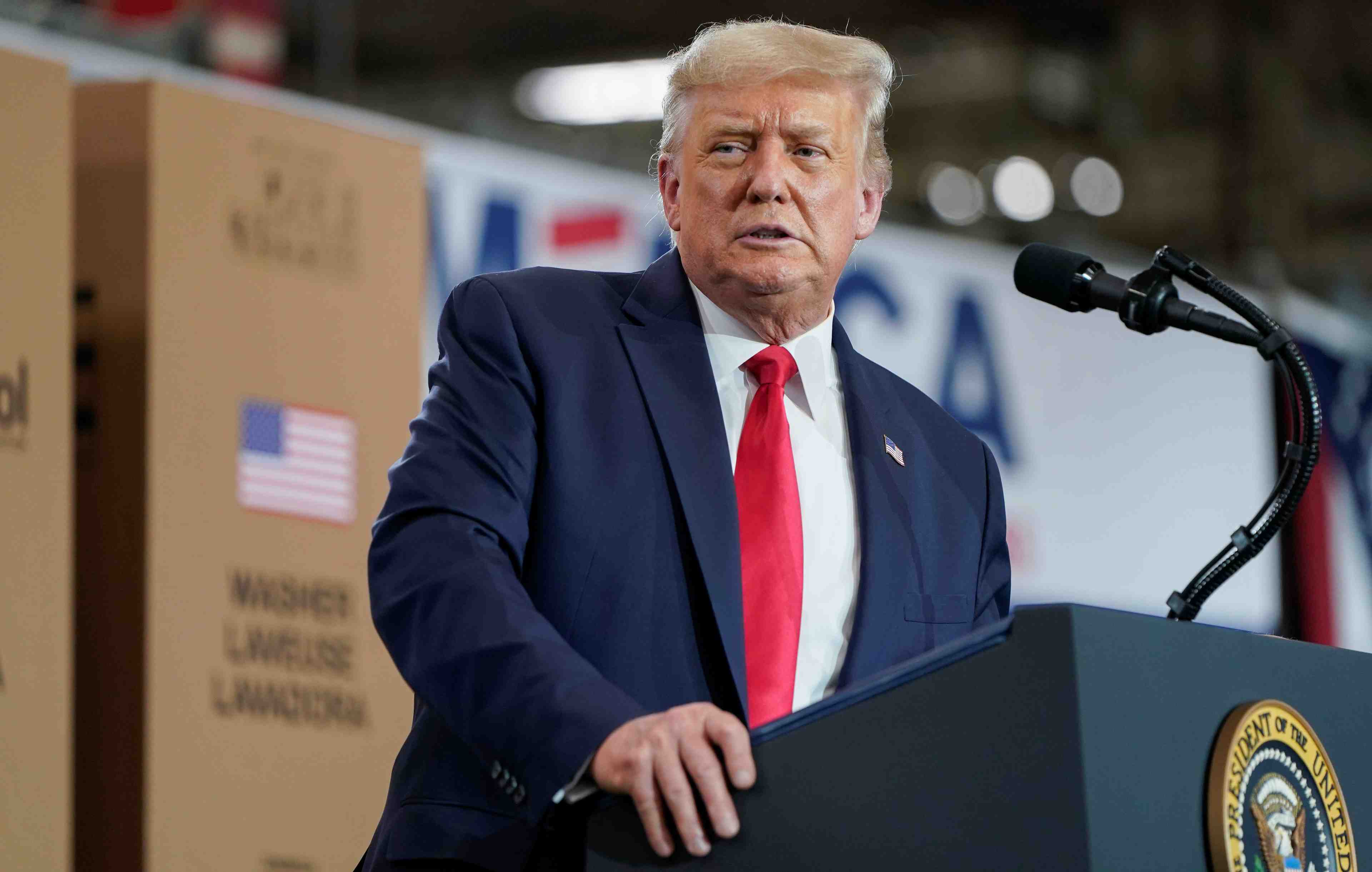 Trump reimpose des droits de douane sur l'aluminium brut canadien