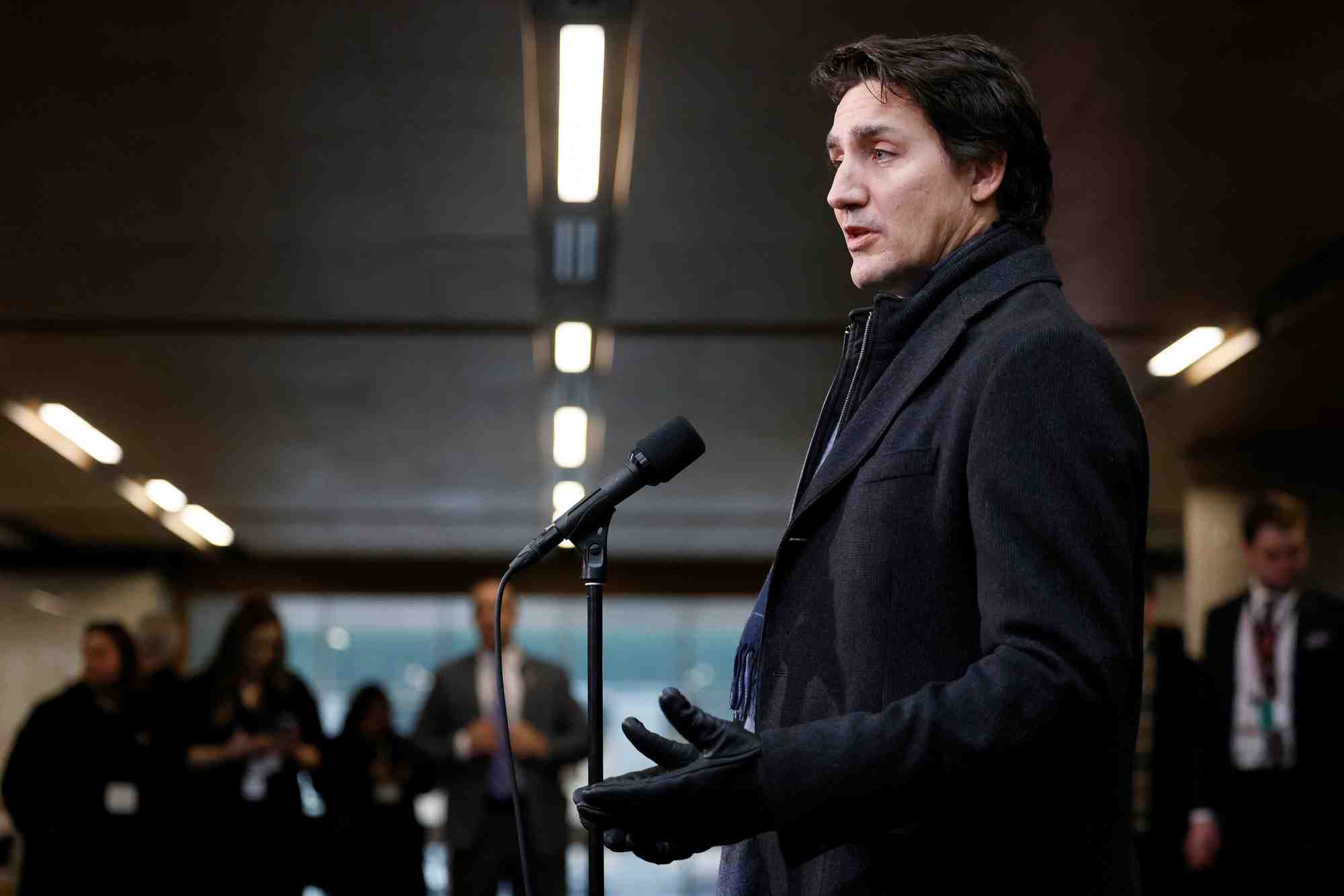 Le premier ministre du canada, justin trudeau, s'adresse aux medias