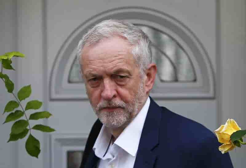 Cameron invite corbyn a demissionner