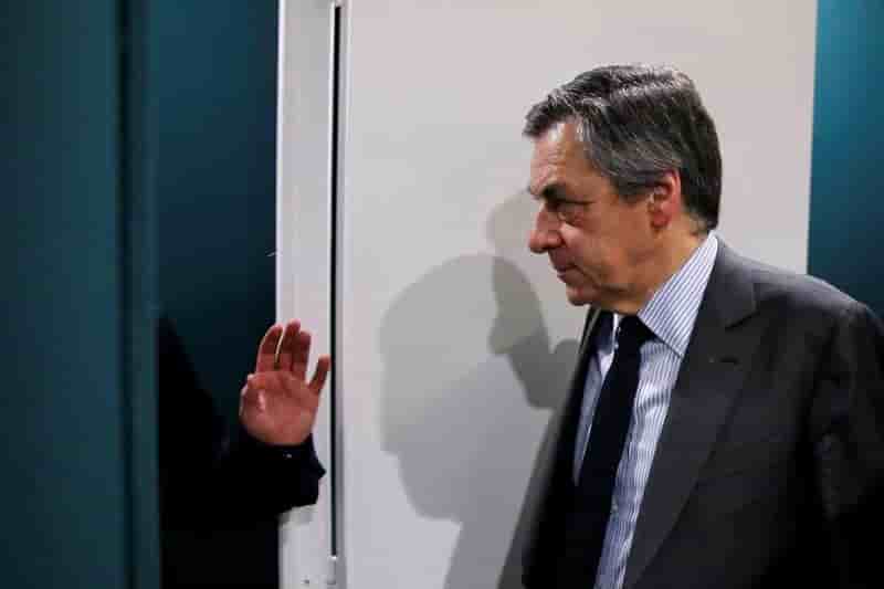 Deux tiers de sondes favorables au retrait de fillon