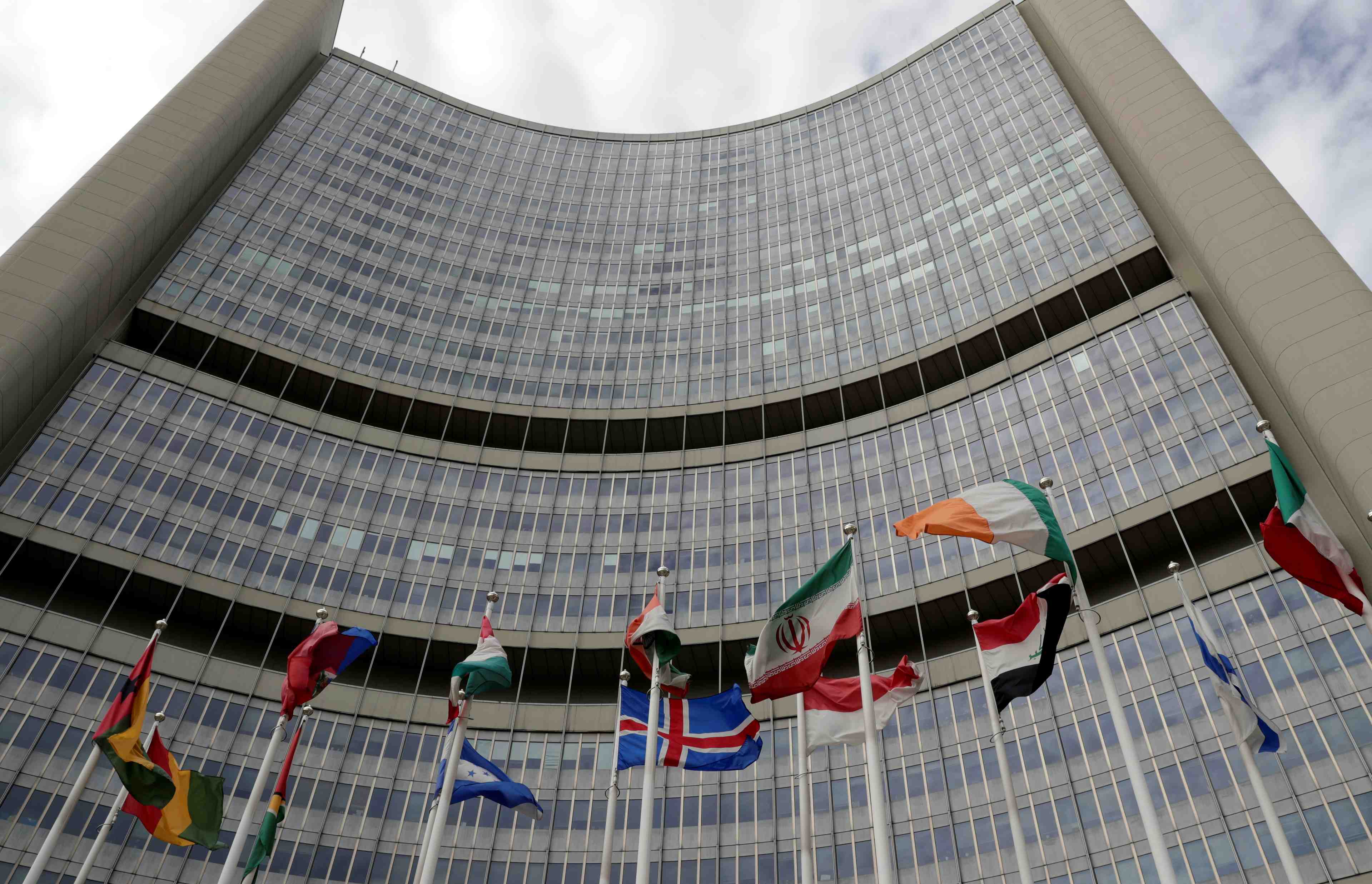 Nucleaire: reunion sur fond de tensions entre europeens et iraniens