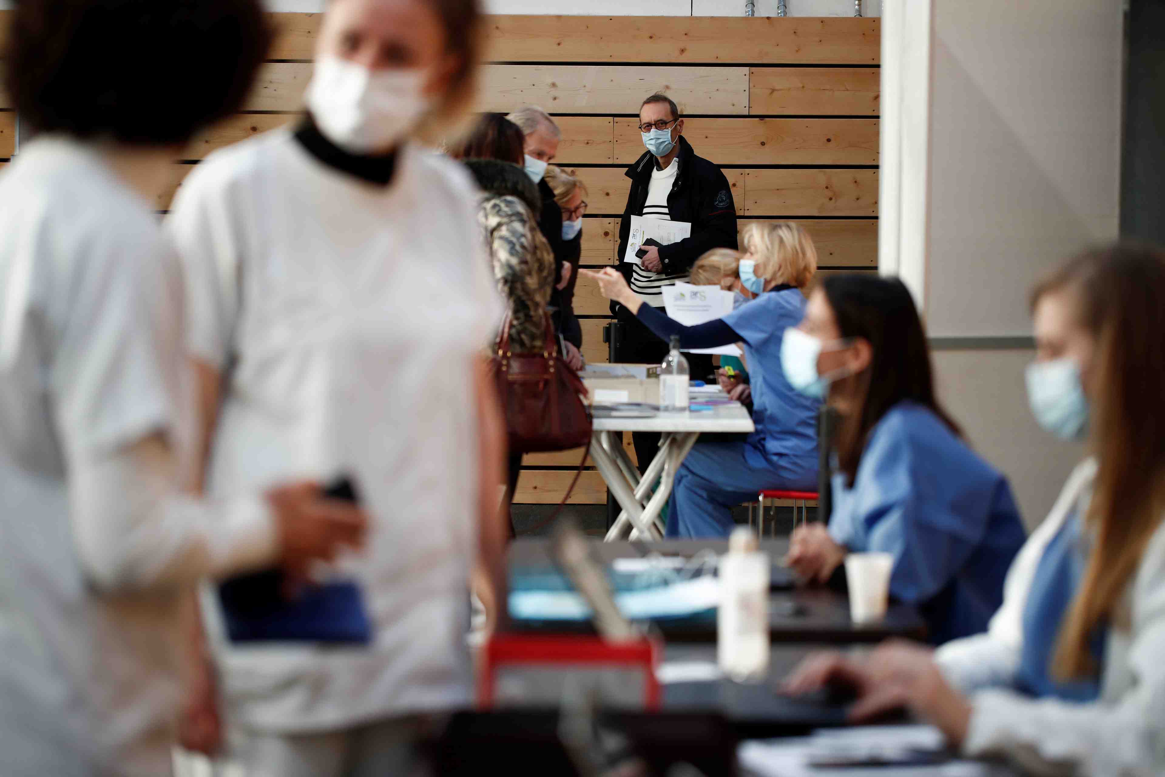 Coronavirus: la france enregistre 15.944 cas en 24 heures, 151 deces en plus