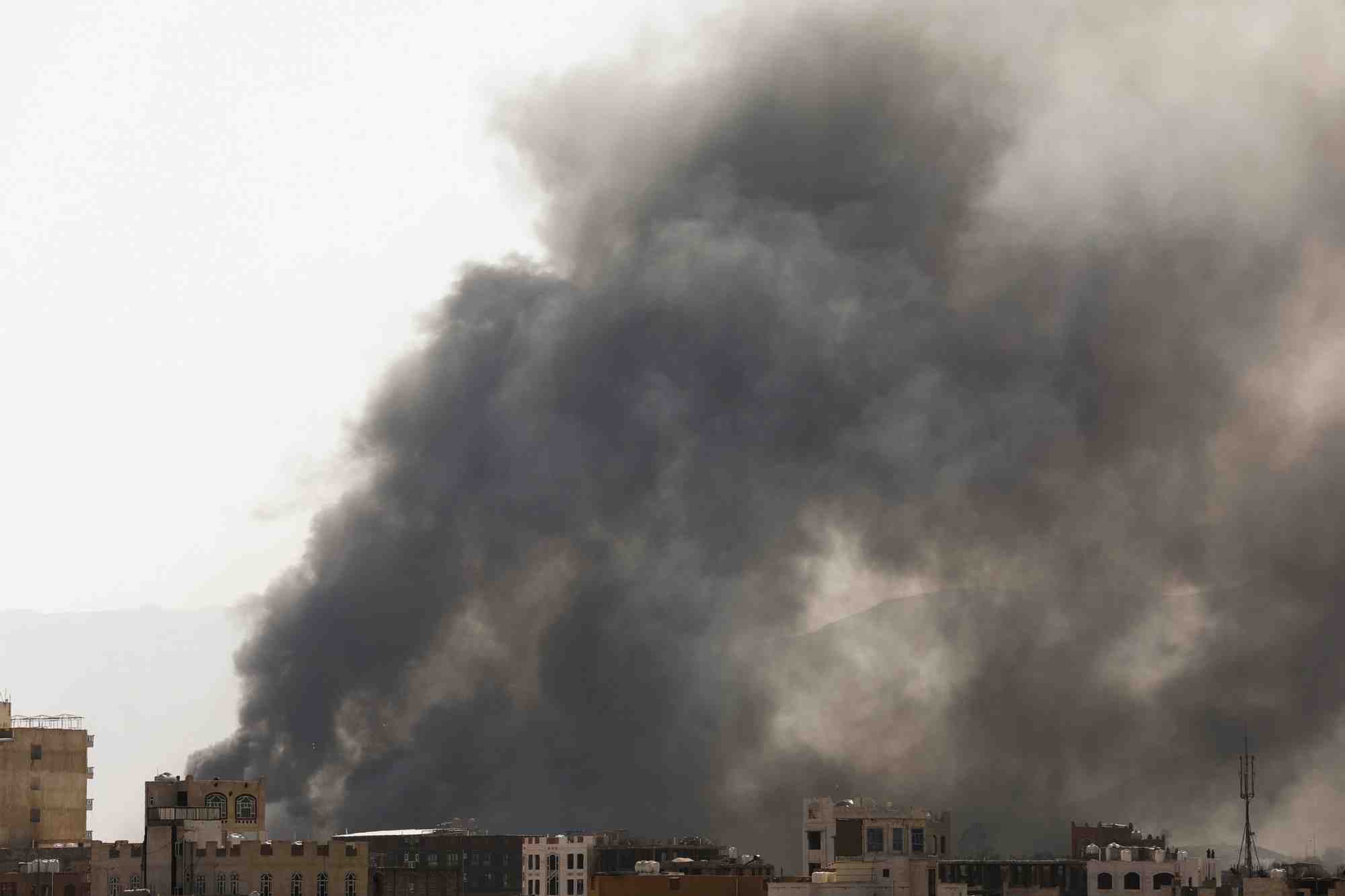 Les houthis du yemen ciblent un site petrolier de saudi aramco