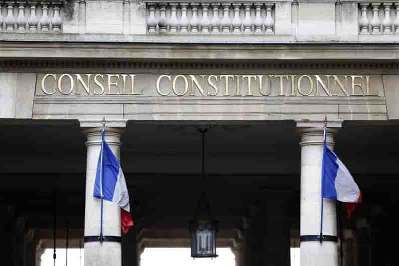 Le conseil constitutionnel valide la "loi gayssot"