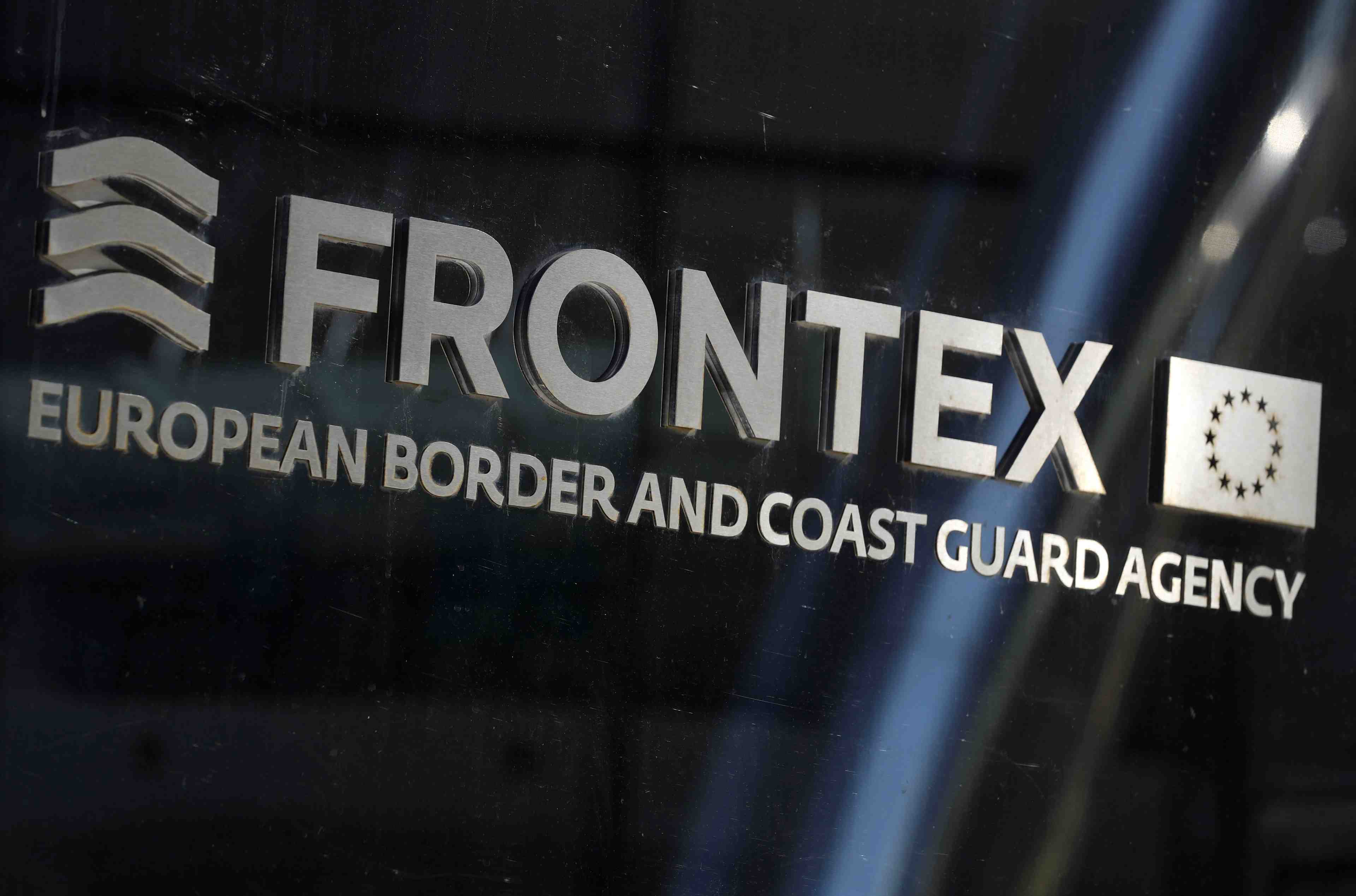 France/migrants : un avion europeen frontex au-dessus de la manche des le 1er decembre