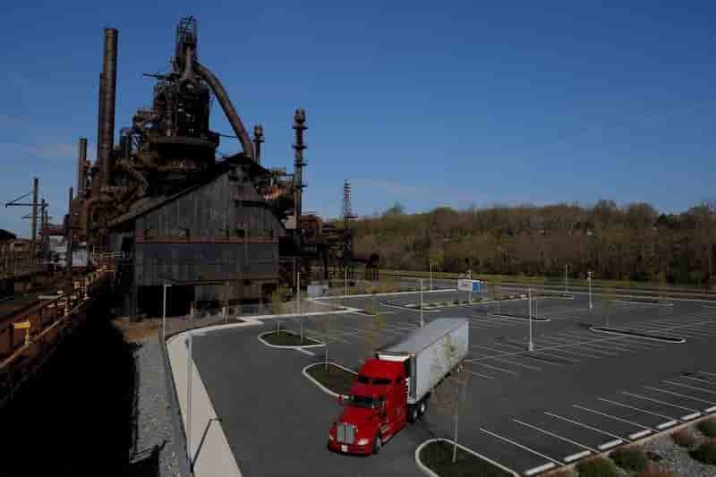Trump va demander une enquete sur les importations d'acier