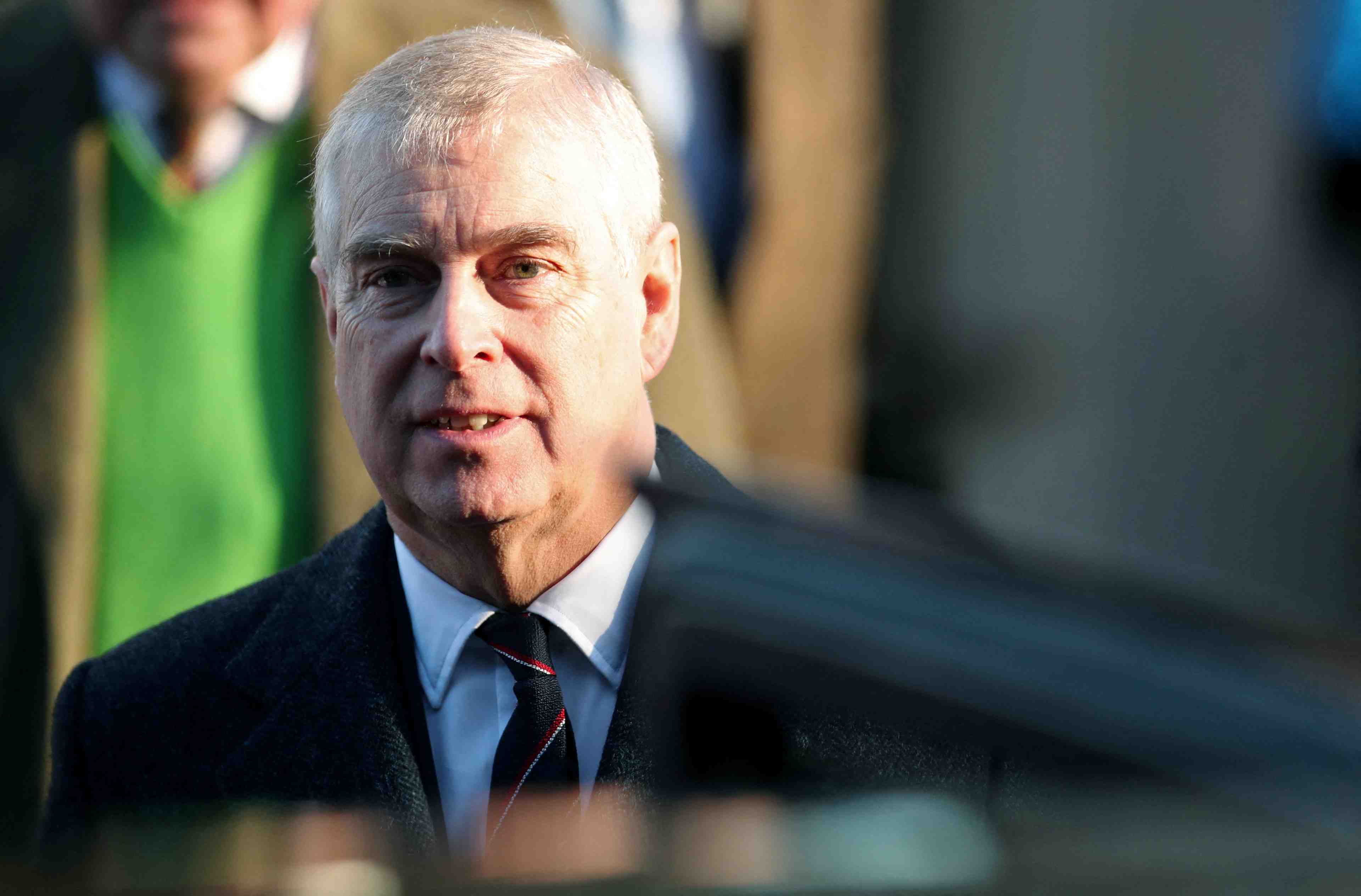Le prince andrew demande la tenue d'un proces, dement les accusations d'agressions sexuelles