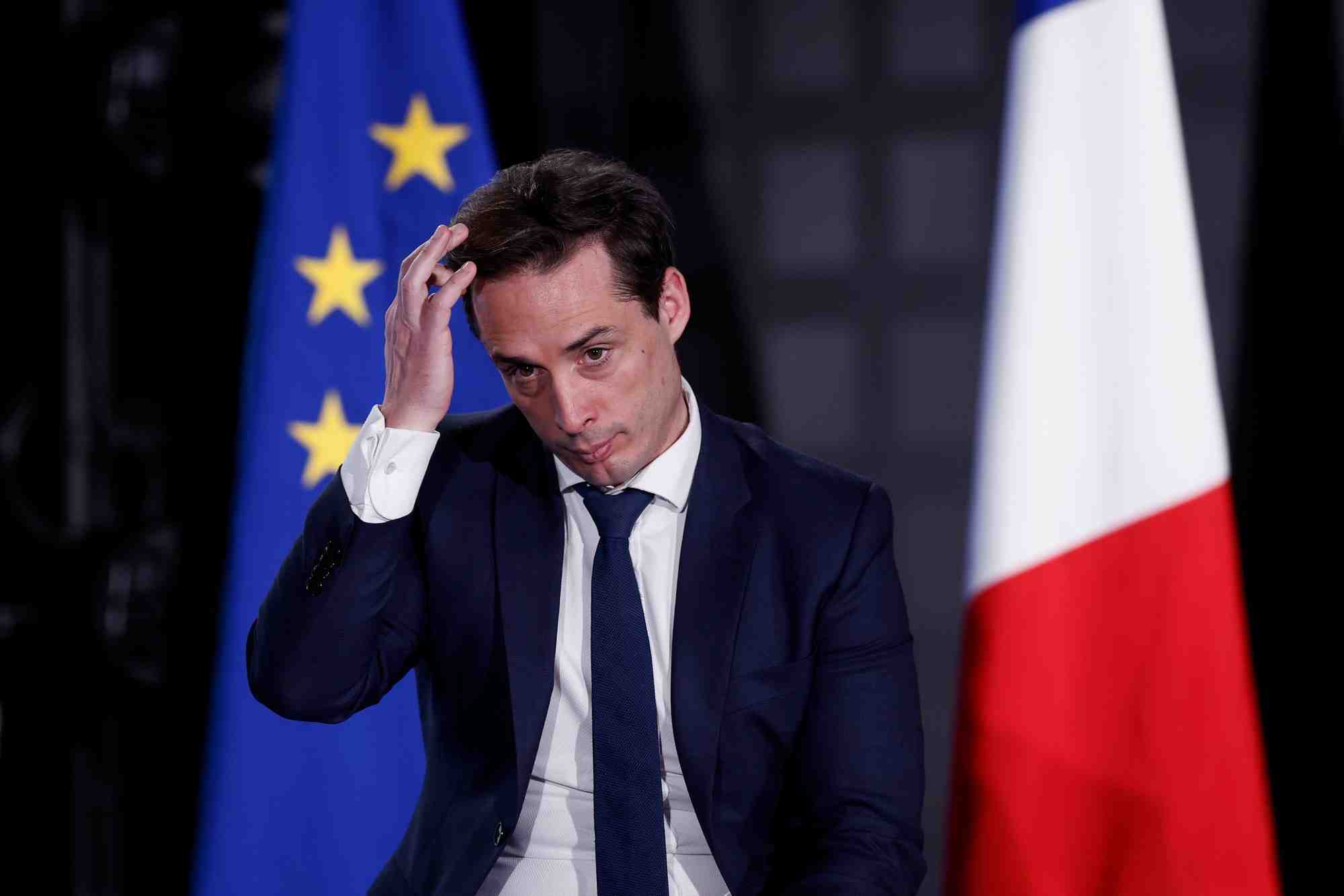 France: djebbari ecarte les accusations apres l'annonce de son depart dans le prive