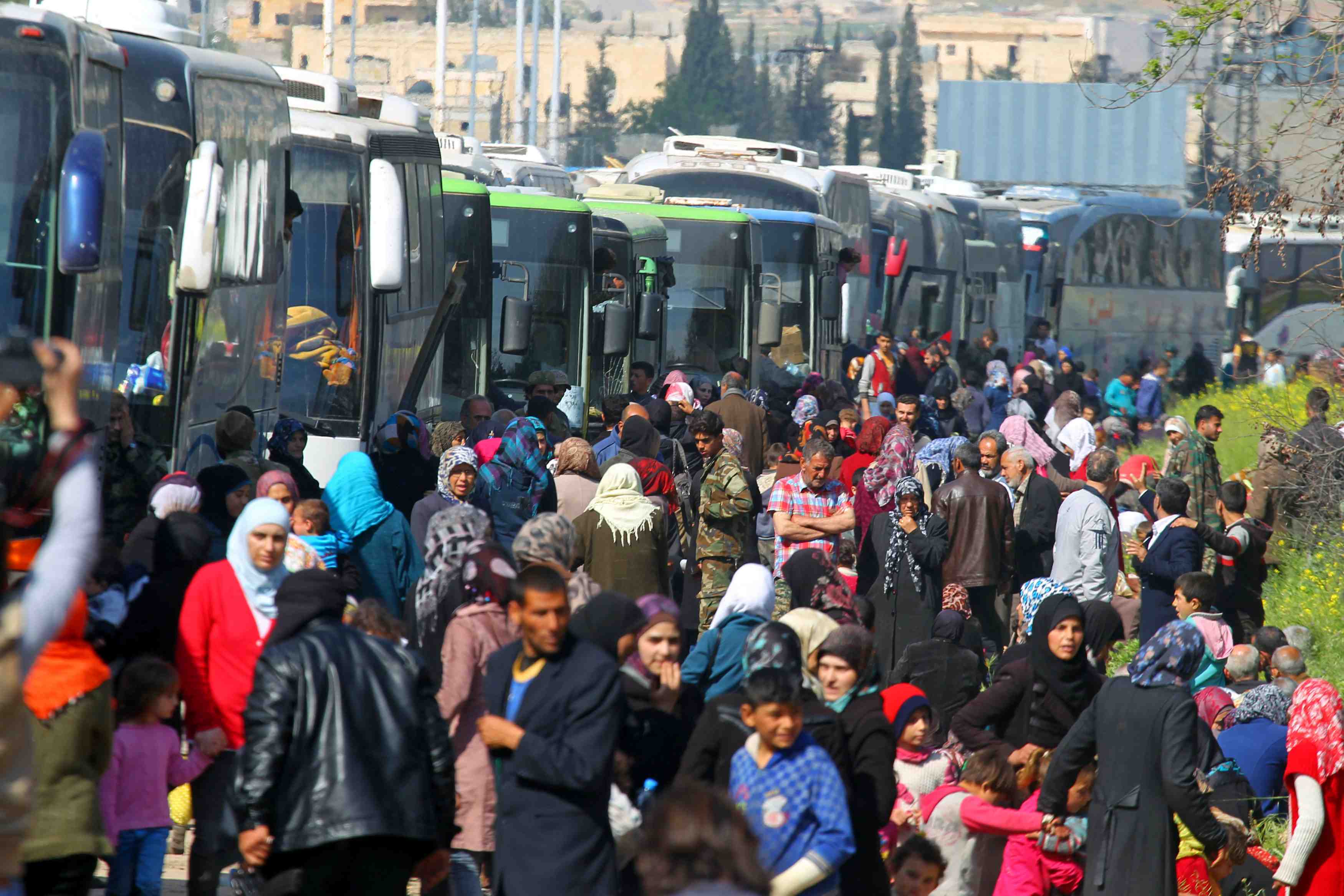 Reprise en syrie des evacuations de populations assiegees