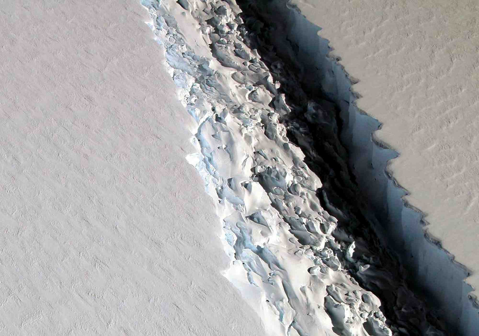 Une faille en antarctique menace de creer un iceberg geant
