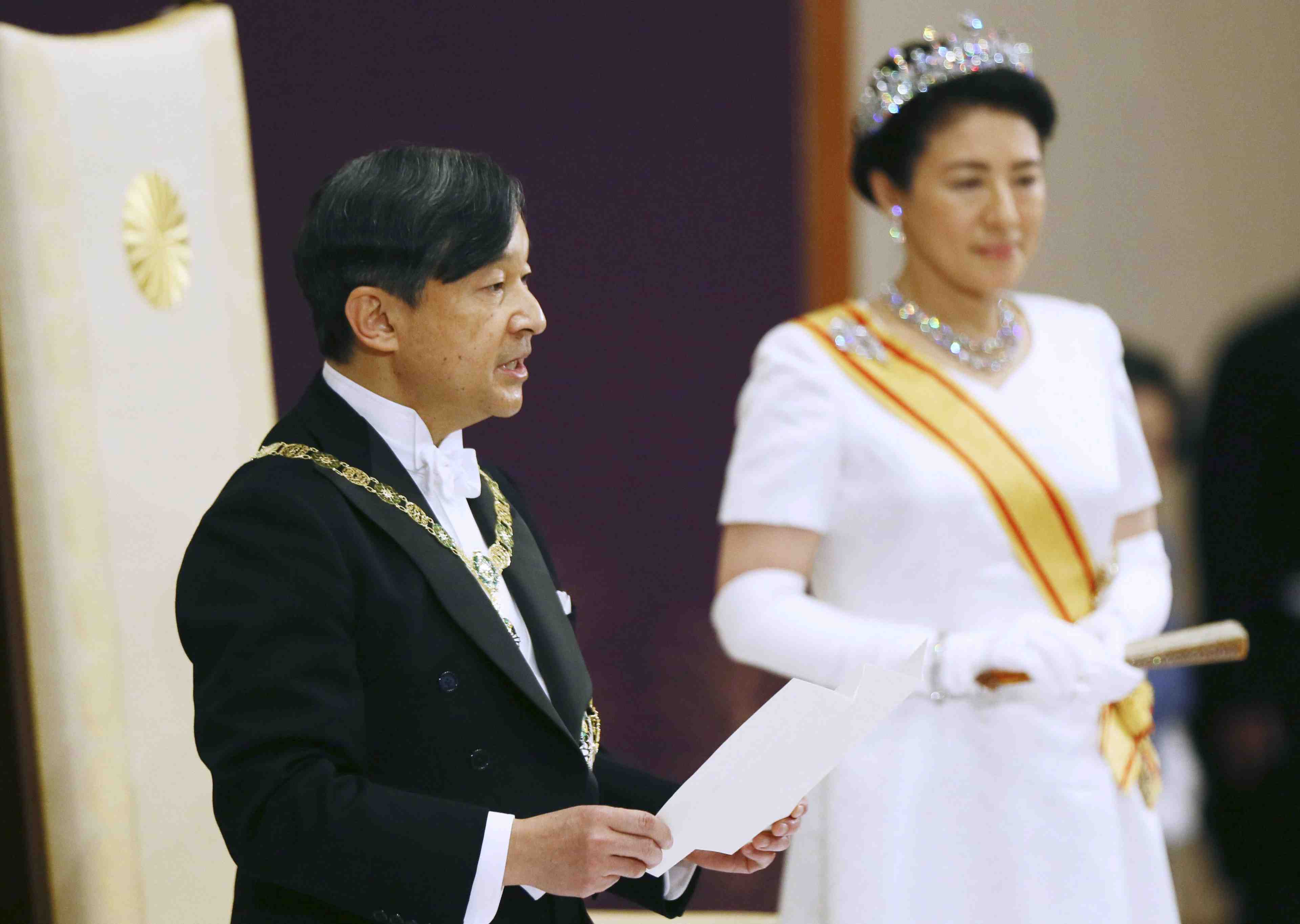 Le prince naruhito intronise empereur du japon