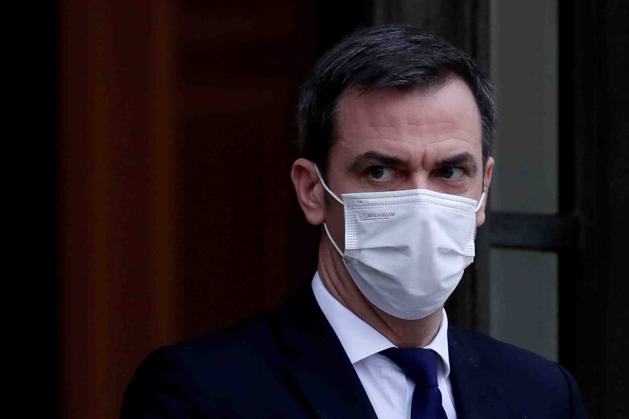 Coronavirus: isolement de dix jours pour les patients positifs, annonce veran