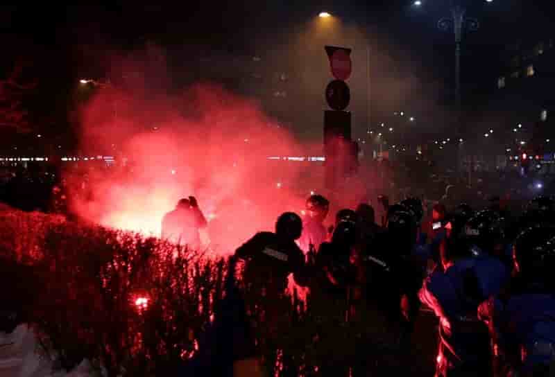 En roumanie, des manifestations de masse contre un decret du gouvernement