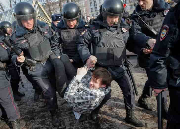 La russie rejette les critiques de l'ue et des usa sur les arrestations