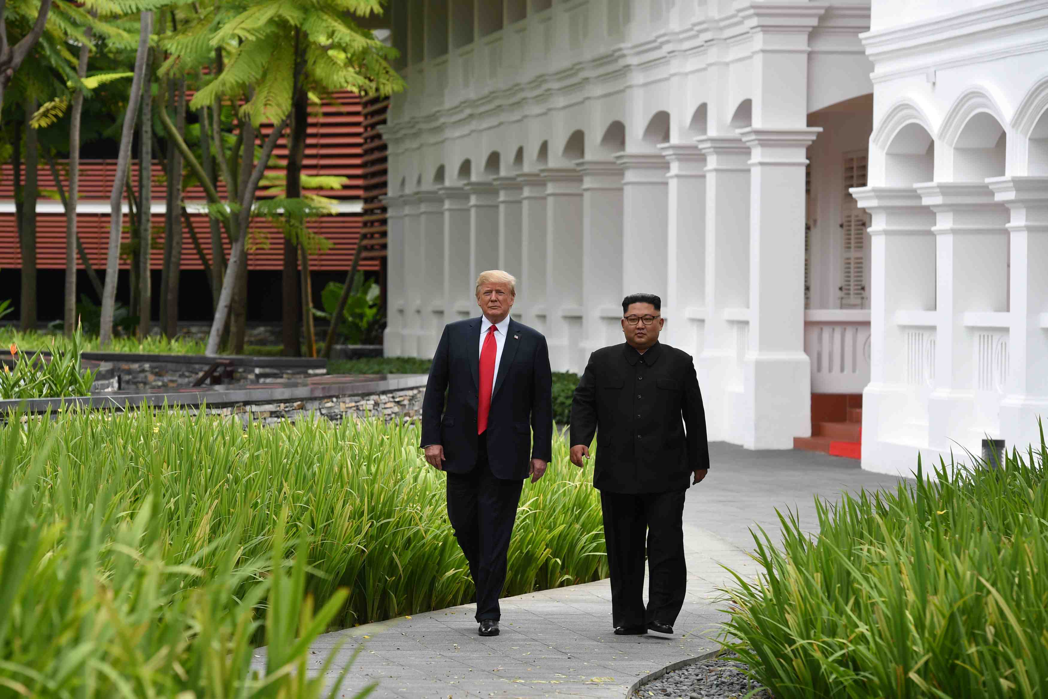 Trump annonce qu'il va signer un document avec kim