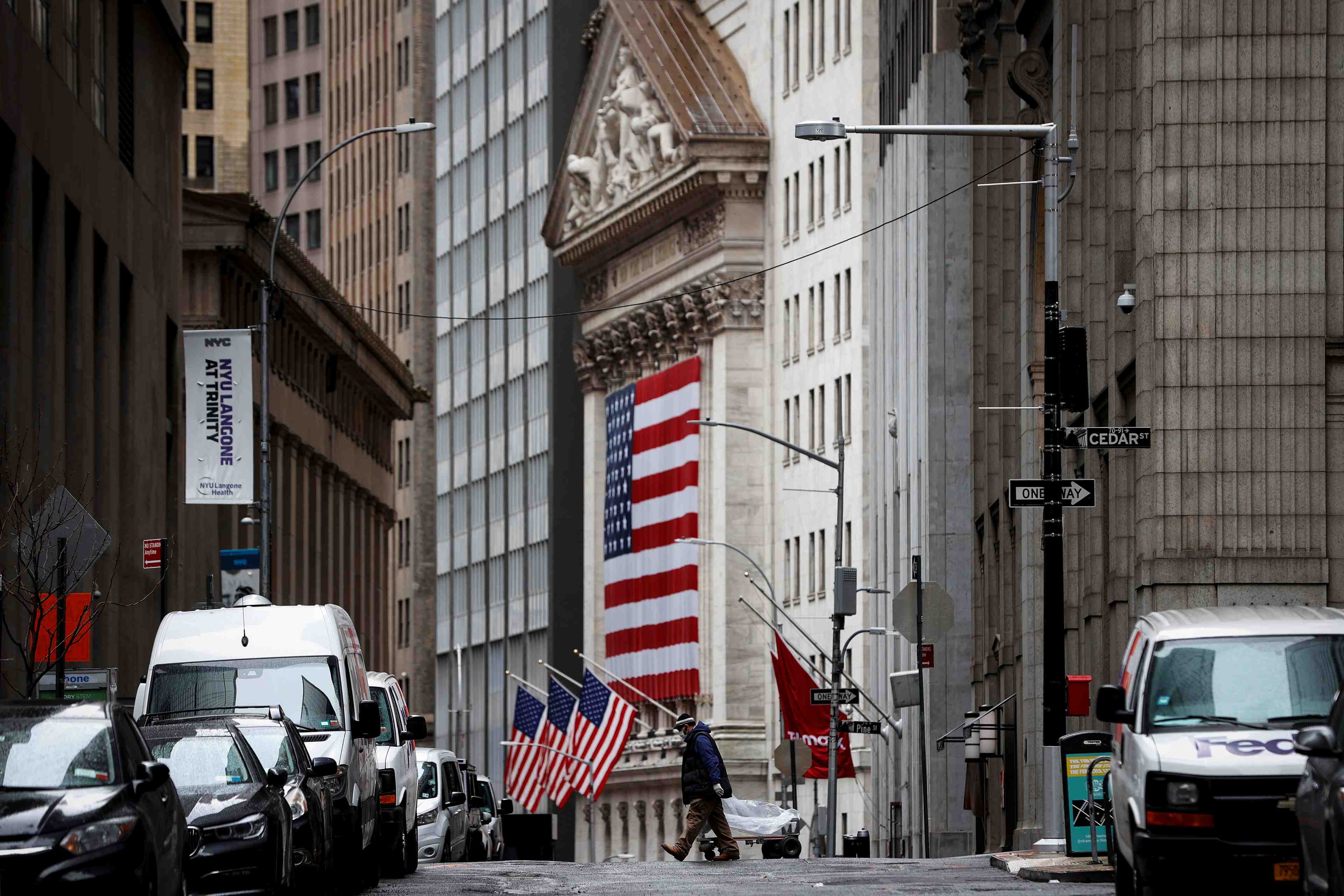New york garde une longueur d'avance sur londres au classement des places financieres