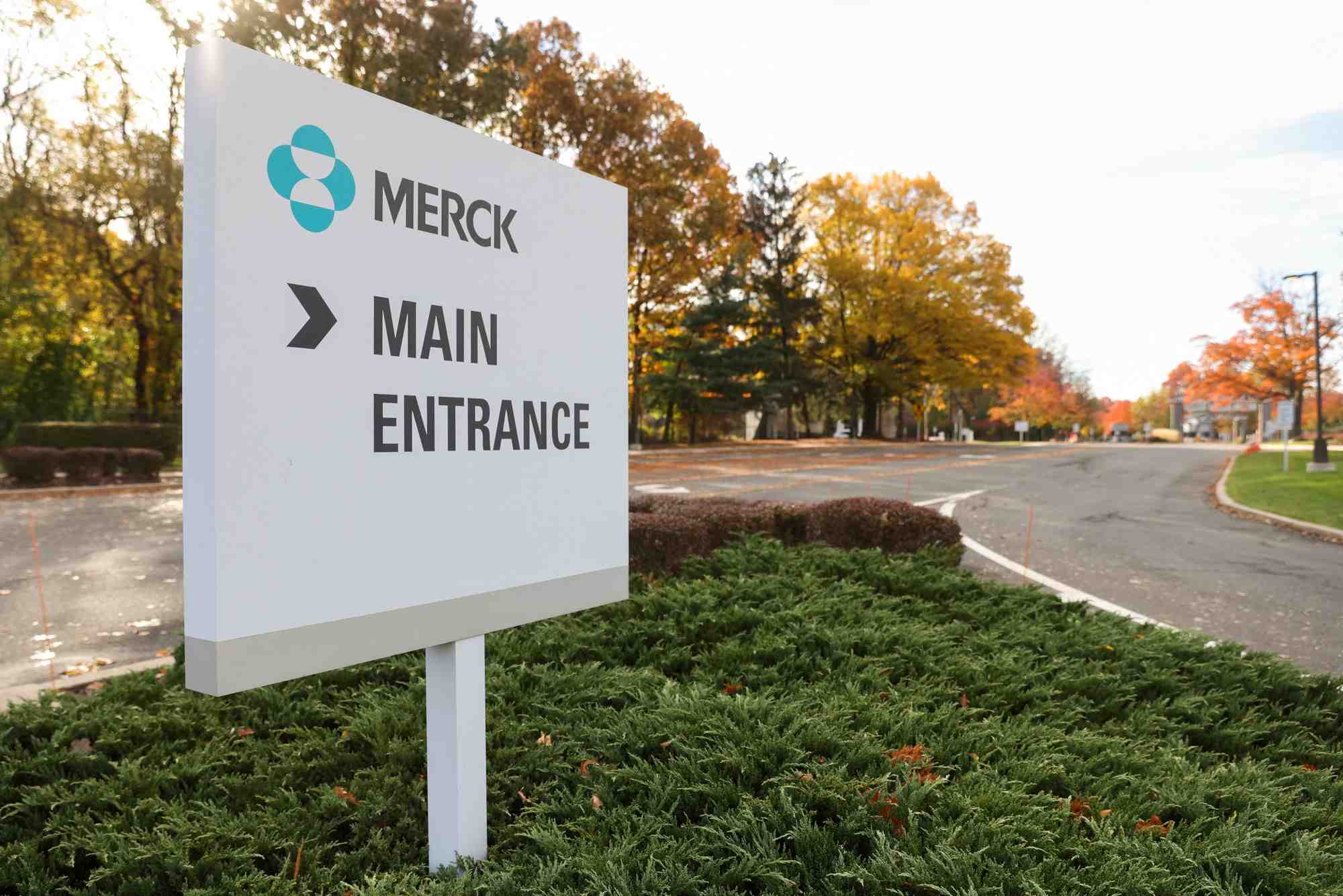 Un panneau au siege de merck & co.