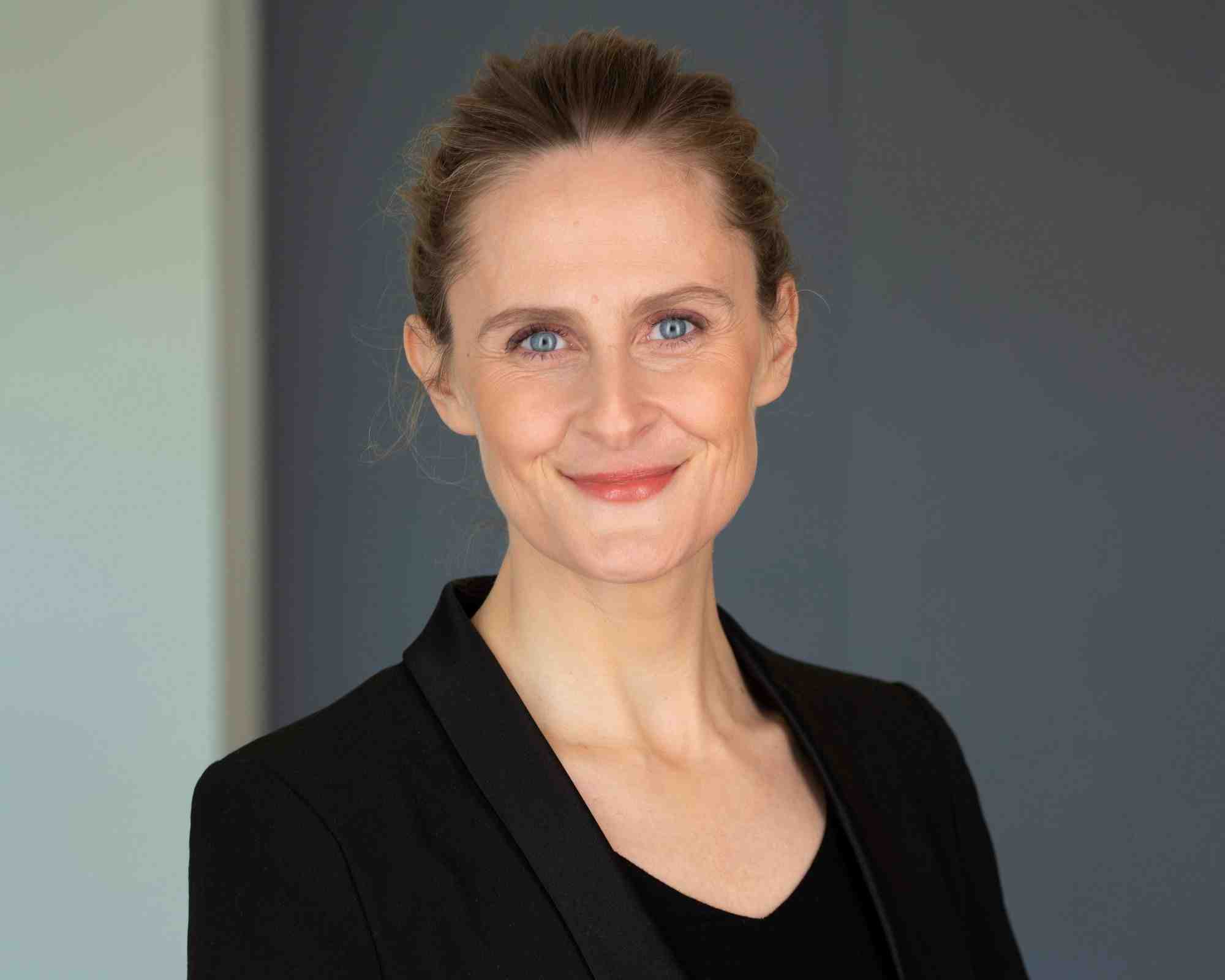 Lubomira Rochet, nouvelle directrice générale adjointe de Société Générale, est une spécialiste des modèles d'affaires dans le retail et du numérique.