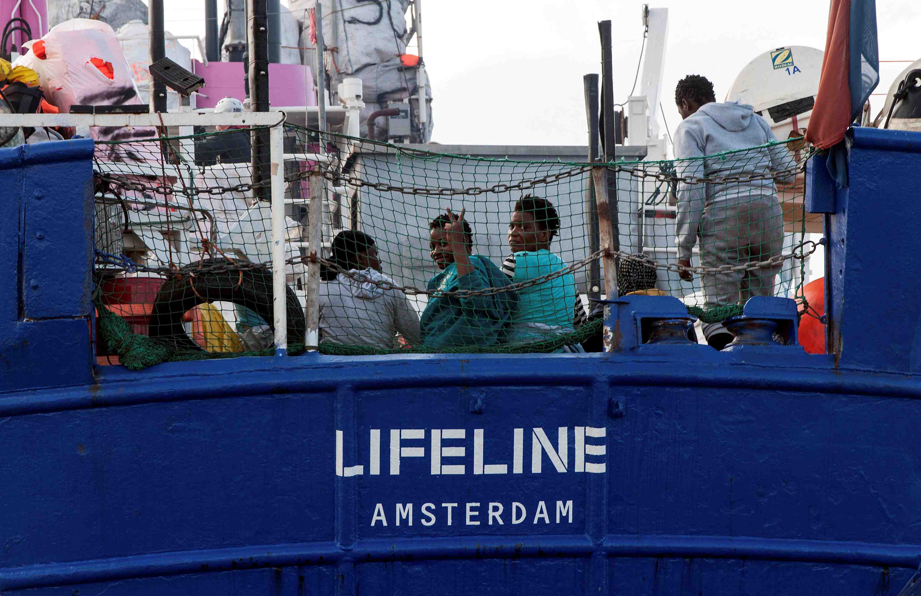 Le lifeline pourrait accoster a malte dit griveaux