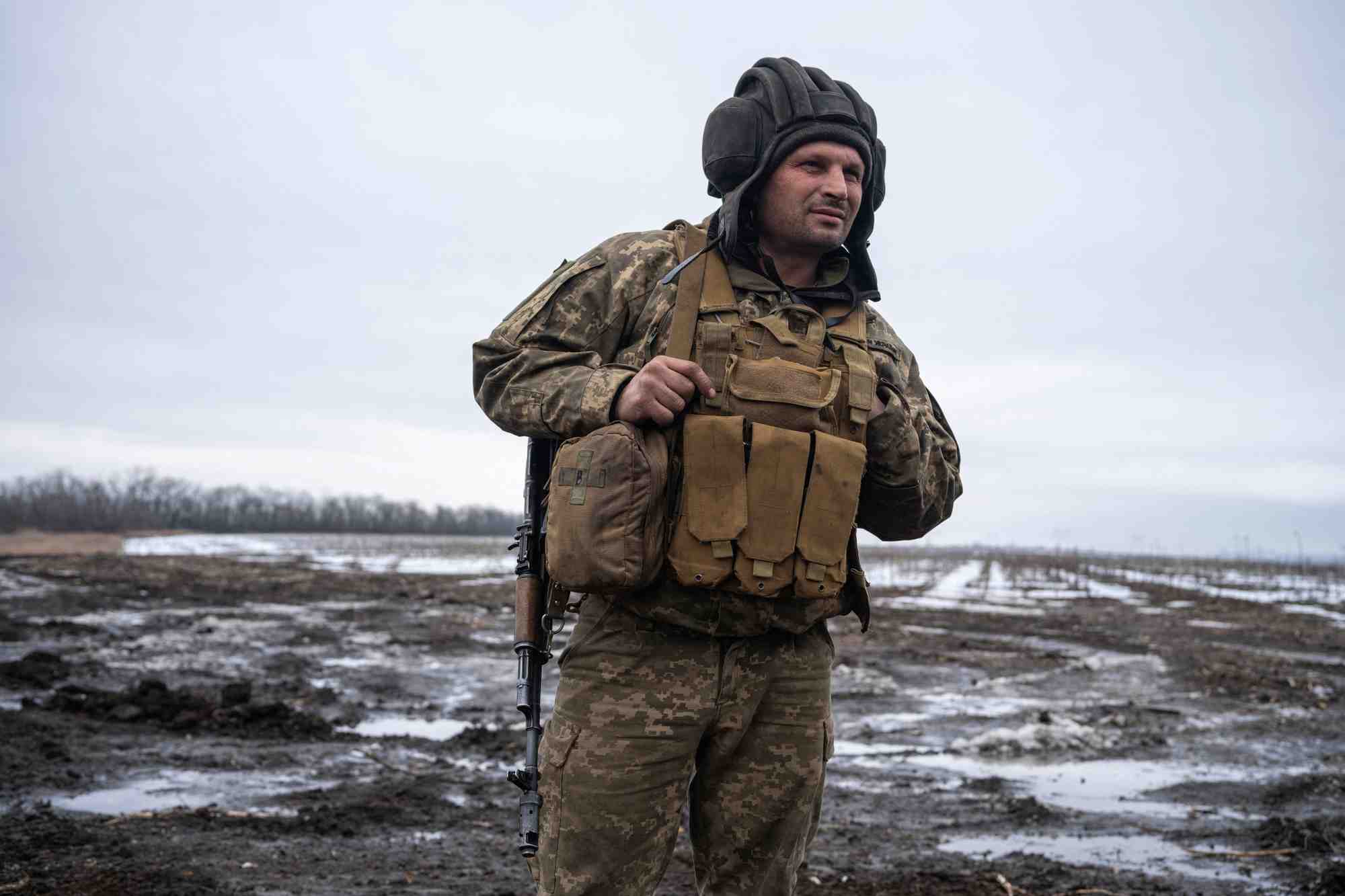 L'attaque de la russie contre l'ukraine se poursuit pres de la ville de bakhmut, situee sur la ligne de front