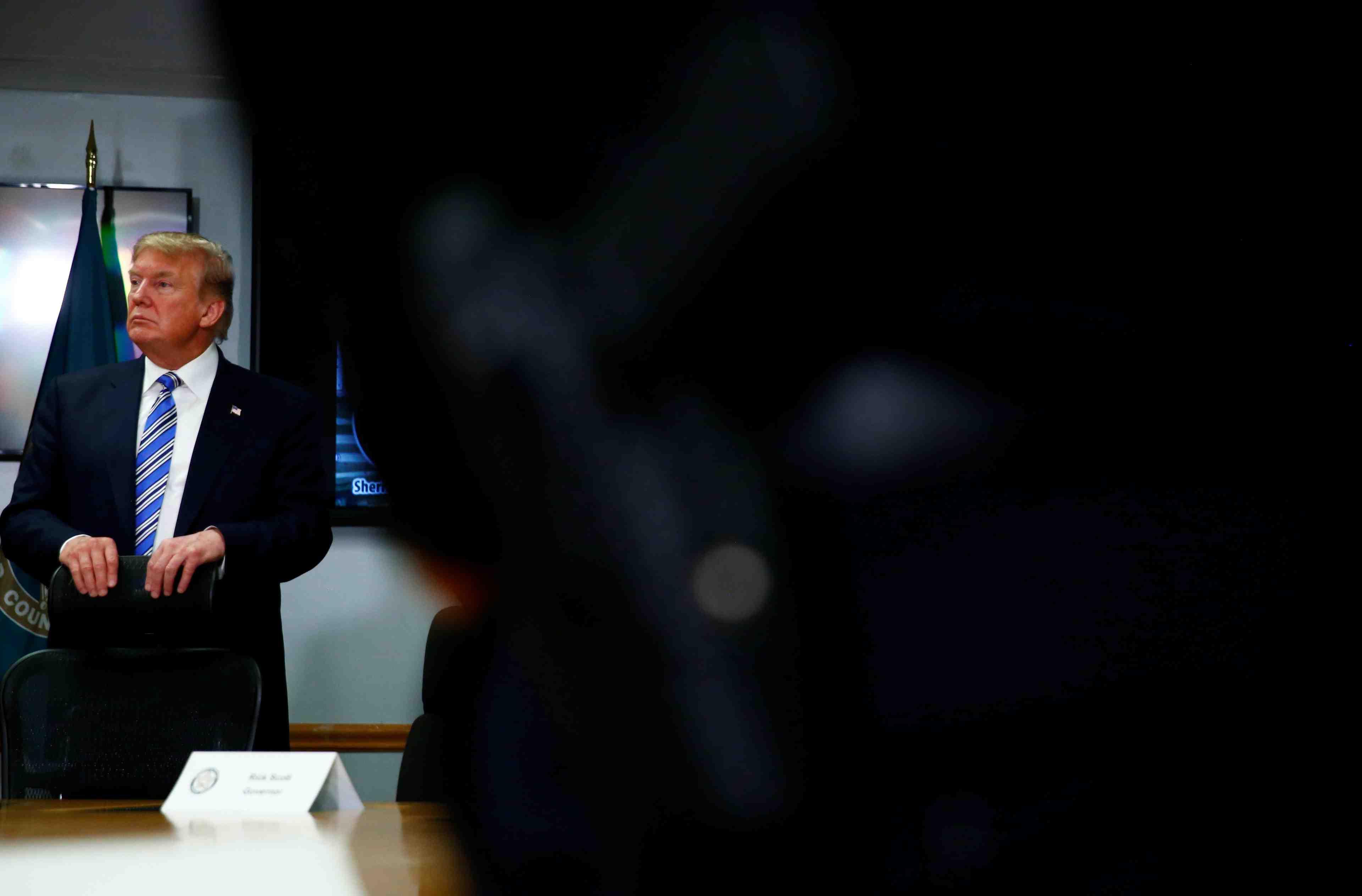 Trump deplore le temps passe par le fbi a enqueter sur la russie