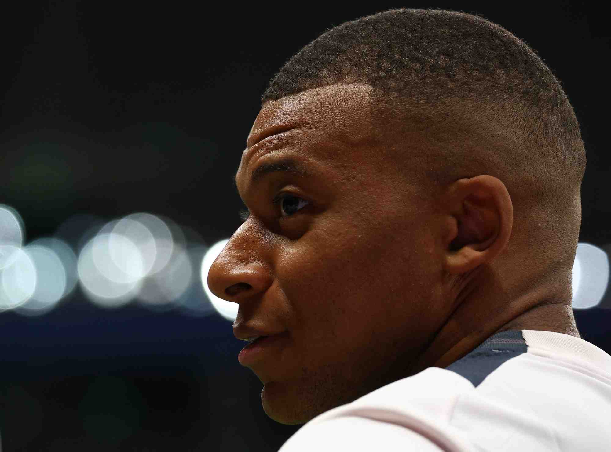 Les accusations de viol visant mbappe, selon la presse suedoise, sont fausses, ont reagi les representants du footballeur