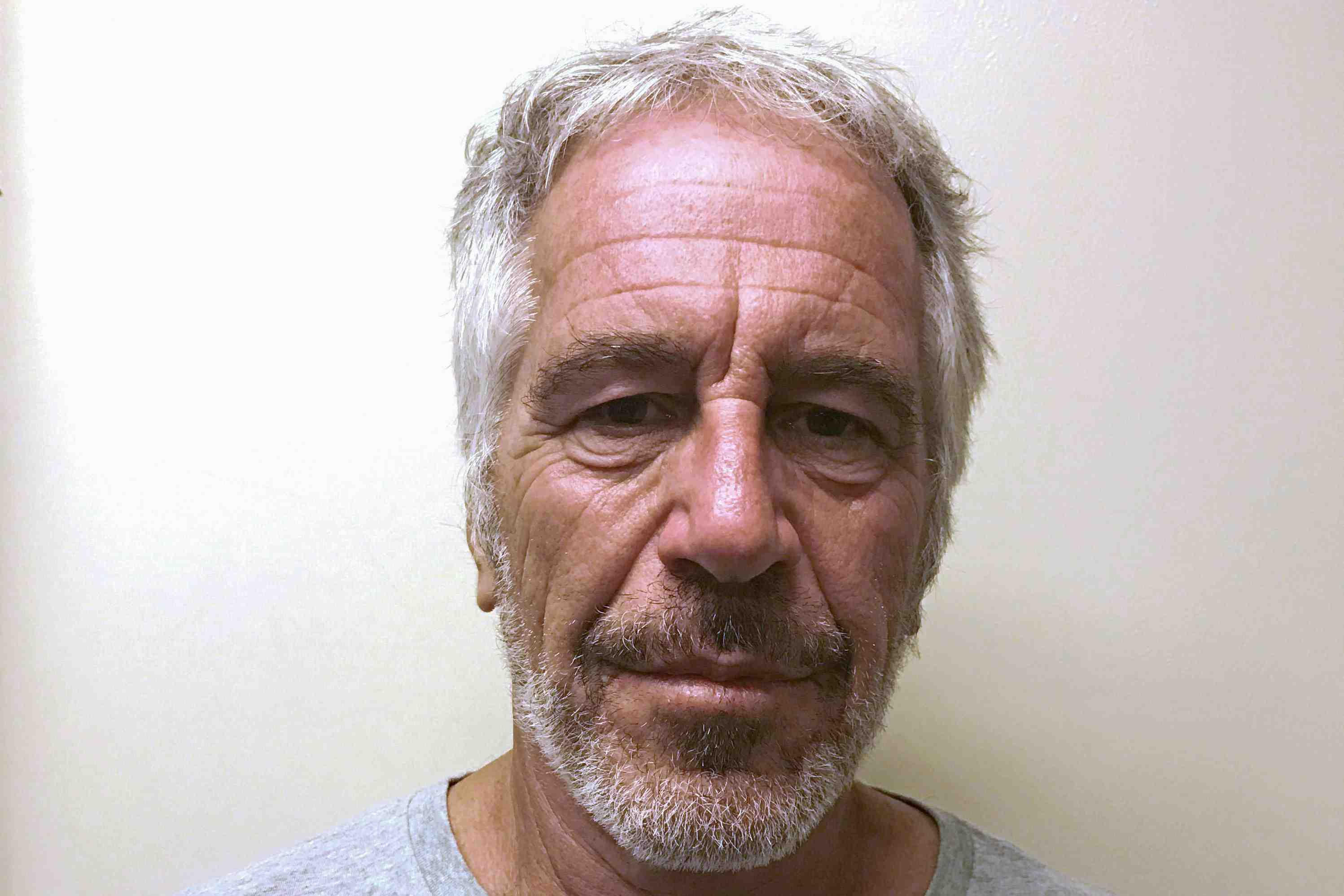 Deux nouvelles plaintes de femmes contre la succession d'epstein