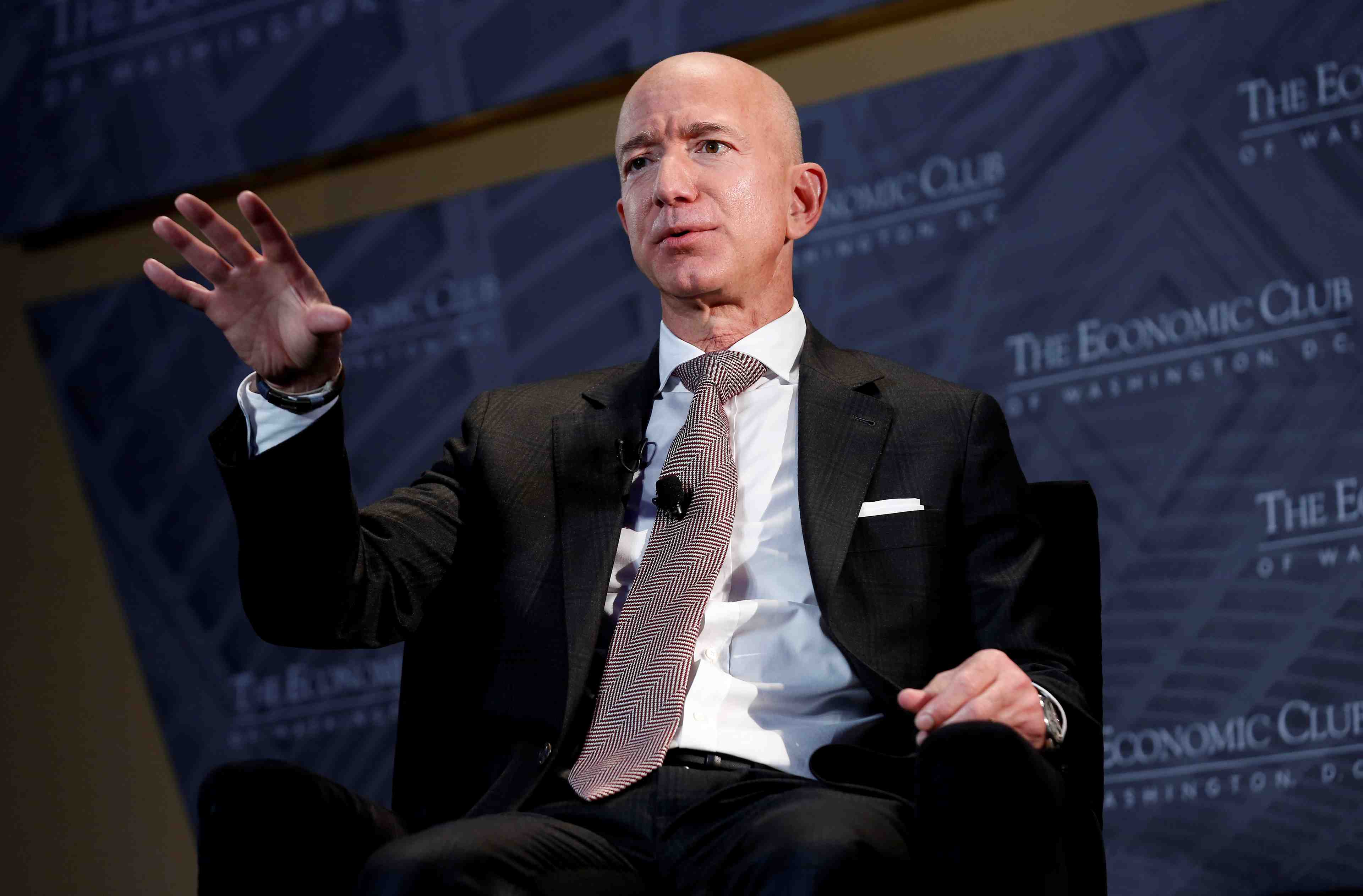 Jeff bezos quittera ses fonctions de dg d'amazon au troisieme trimestre