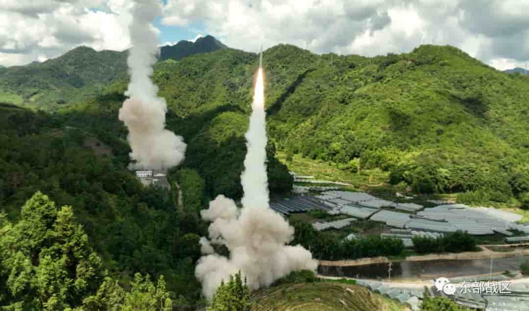 La chine, furieuse, tire des missiles pres de taiwan apres la visite de pelosi