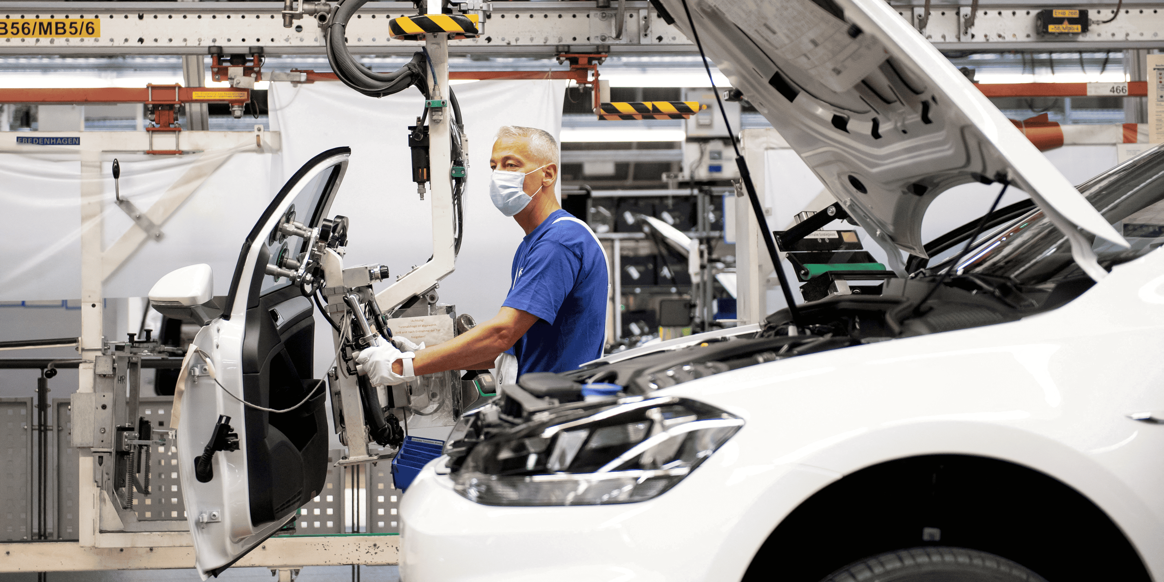 Photo d'archives: usine volkswagen apres le confinement lie au coronavirus covid-19