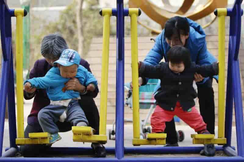 Adoucissement limité de la politique de l'enfant unique en Chine