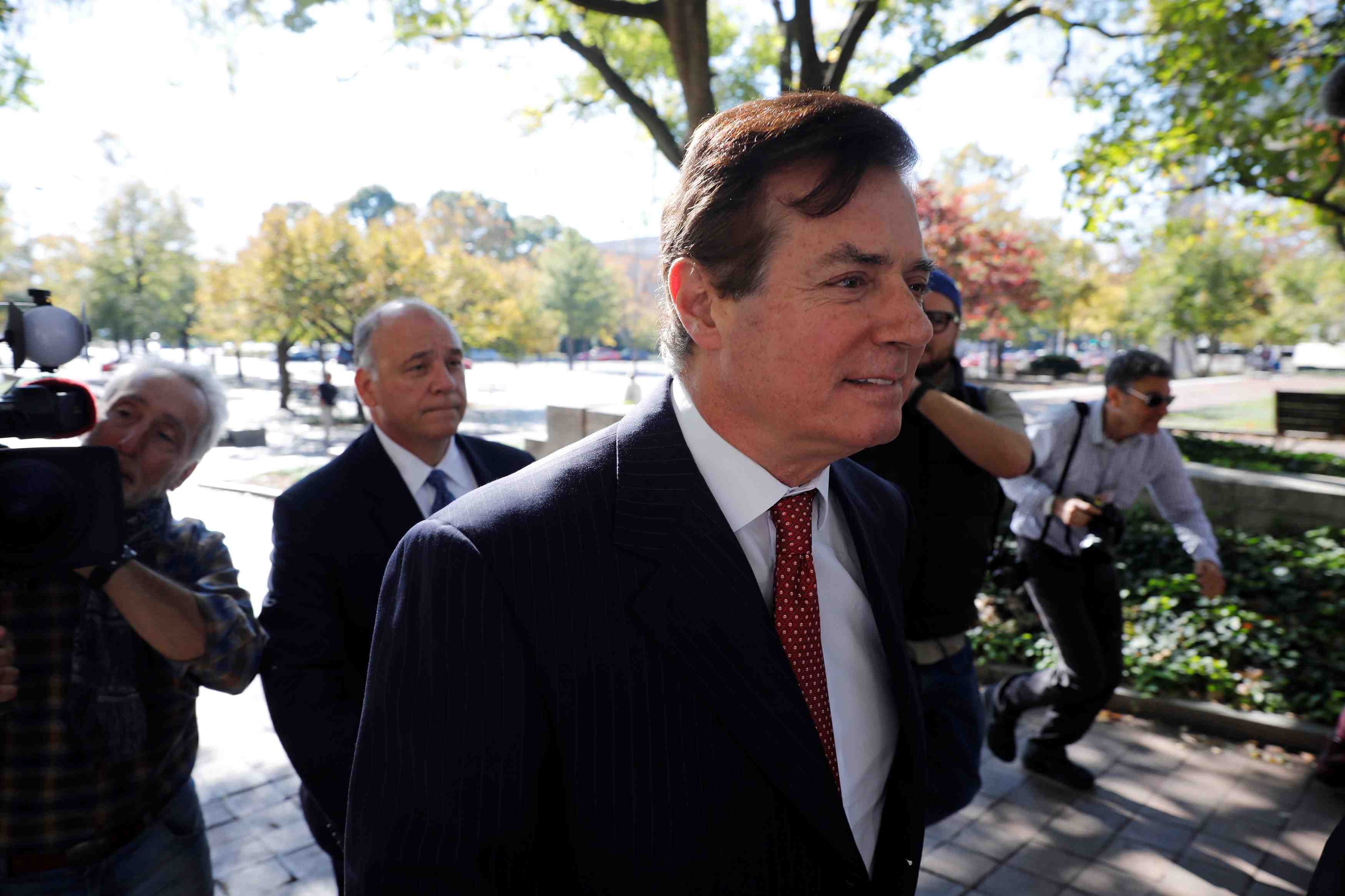 Maintien de l'assignation a residence de manafort et gates
